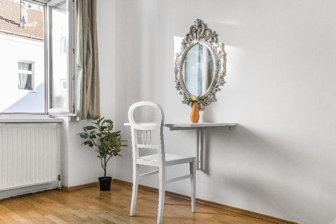 Central 1BR Apt. Near The Danube & Prater Stern