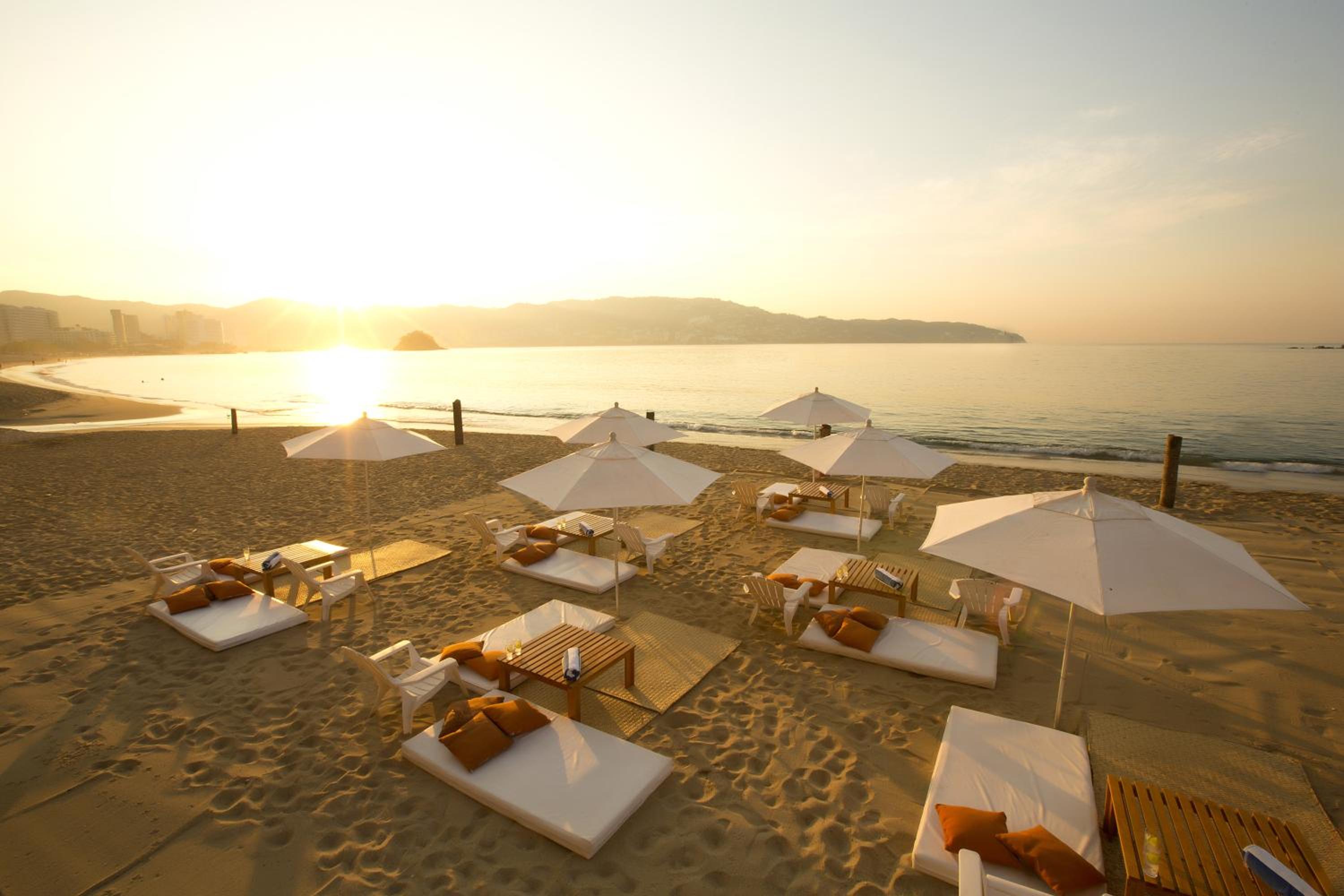 Acapulco Vacations - Krystal Beach Acapulco - Property Image 2