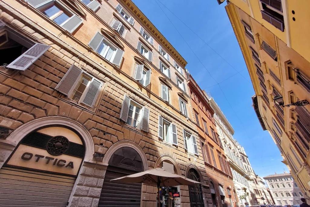Pantheon Apartment with private terrace