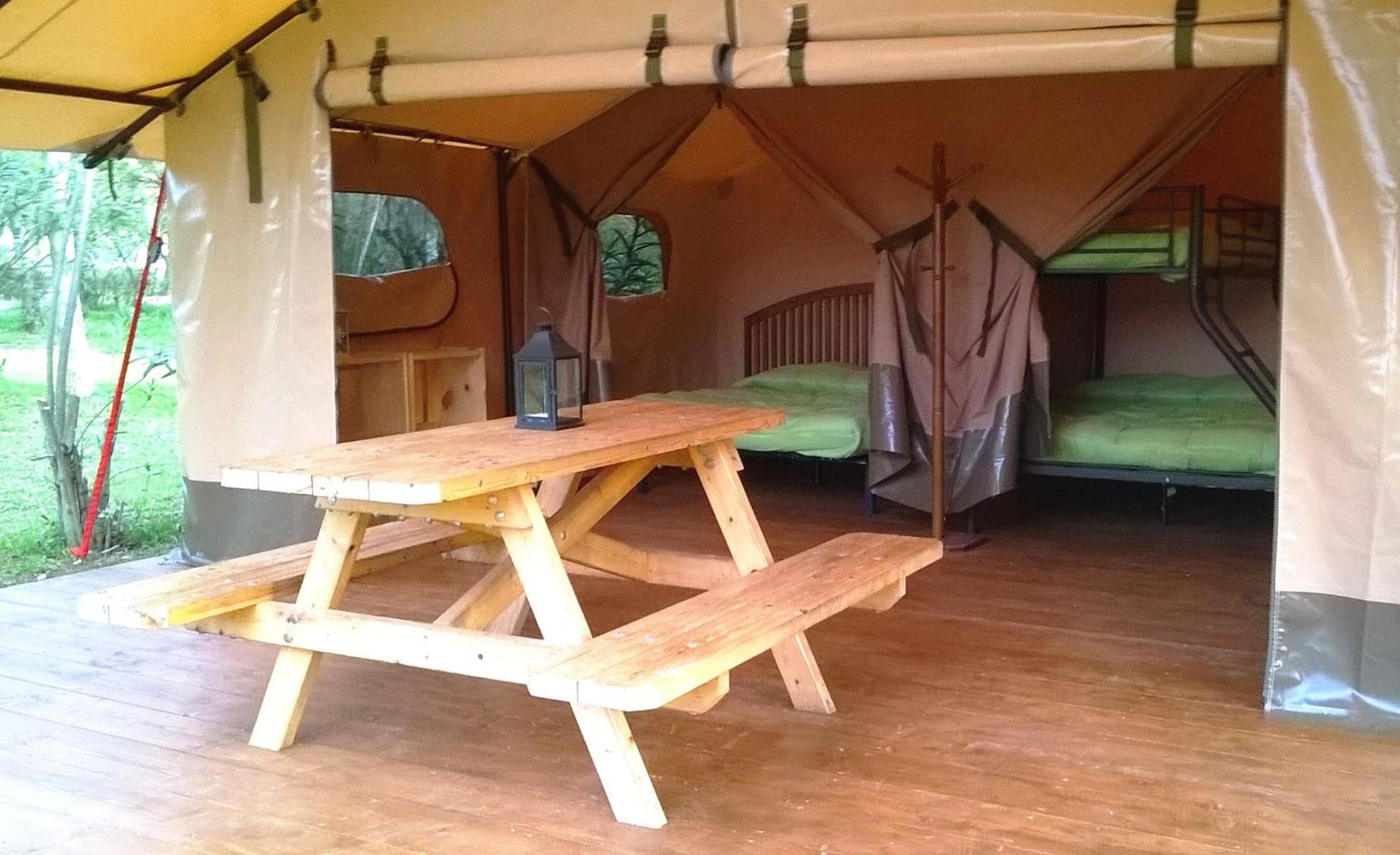 Camping Karavomilos