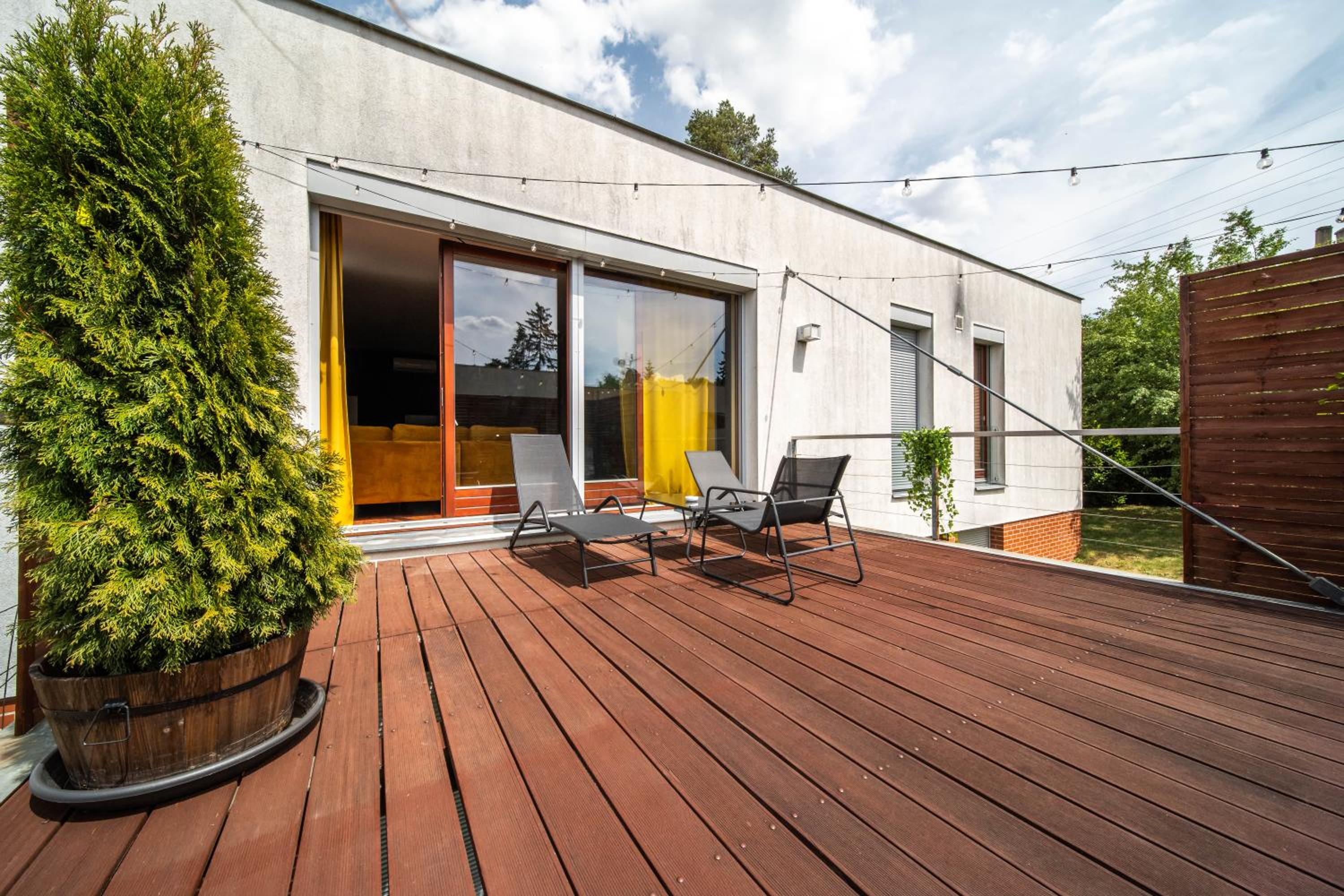 Design Architect Villa with 2 Apartments