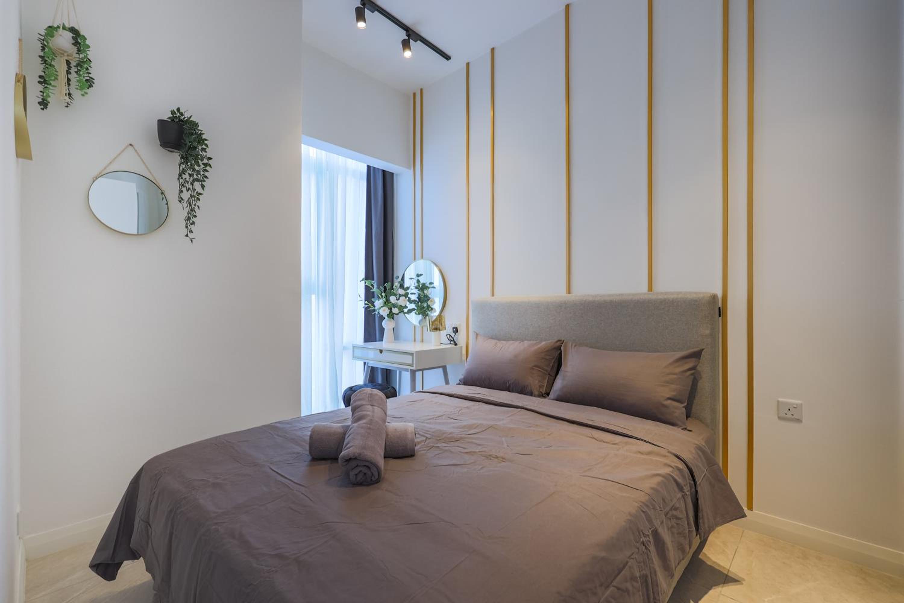 FREE Netflix - 5 min walk to Pavilion l KL view 4 Pax