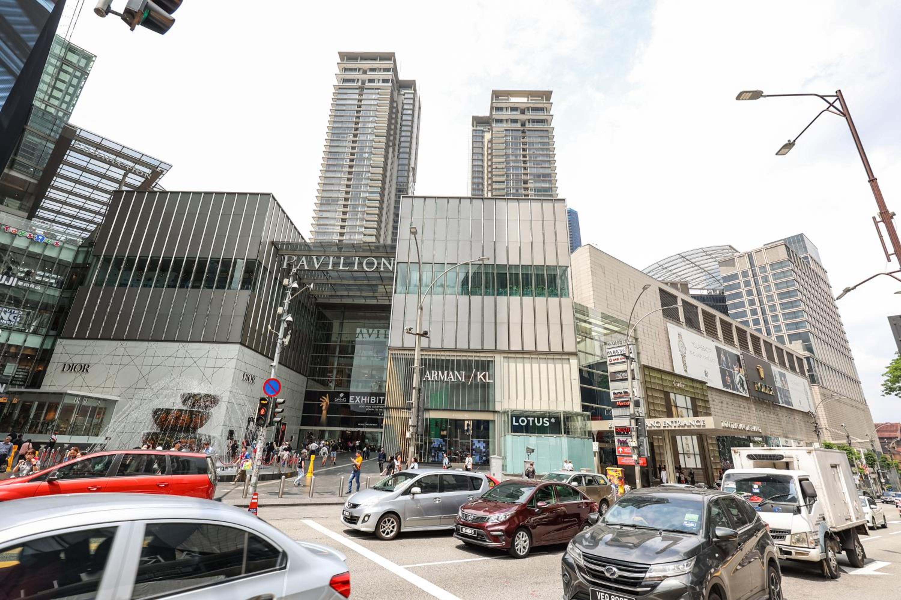 FREE Netflix - 5 min walk to Pavilion l KL view 4 Pax