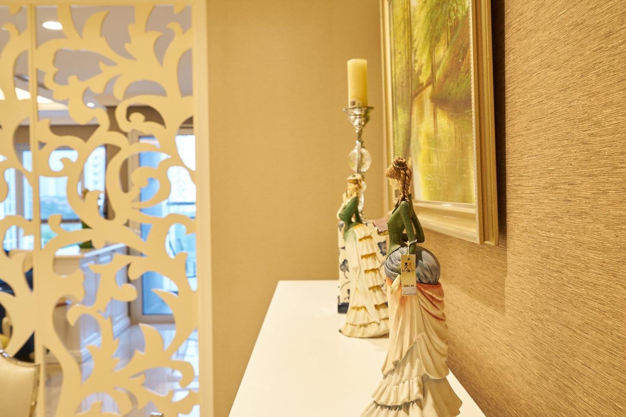 Elegance, luxury 4 bedrooms golf course view Ciputra Apartment