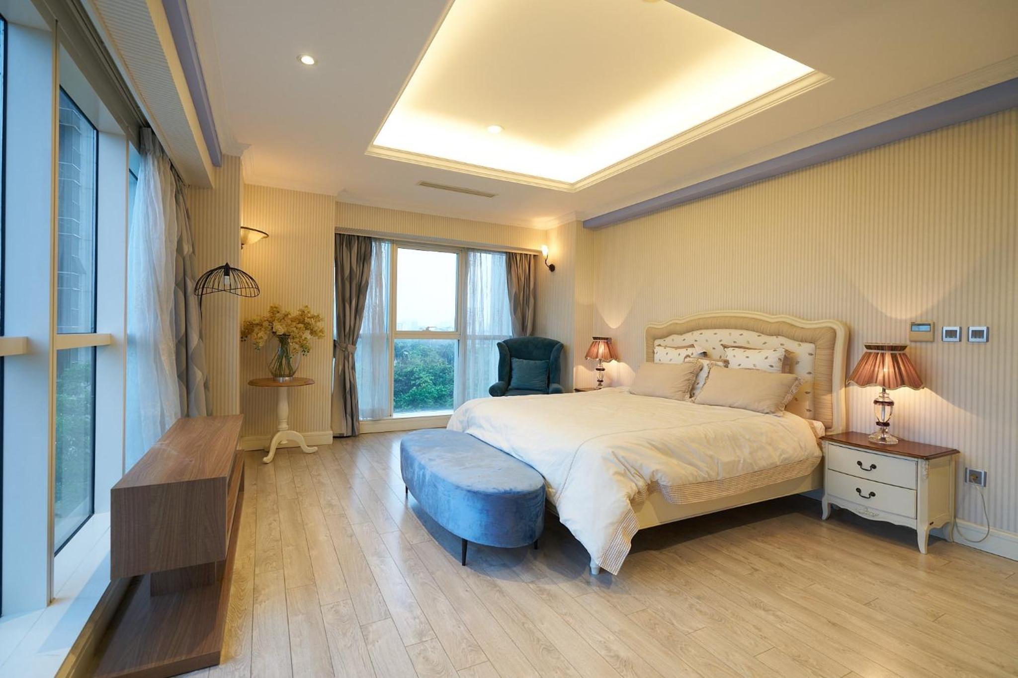 Elegance, luxury 4 bedrooms golf course view Ciputra Apartment