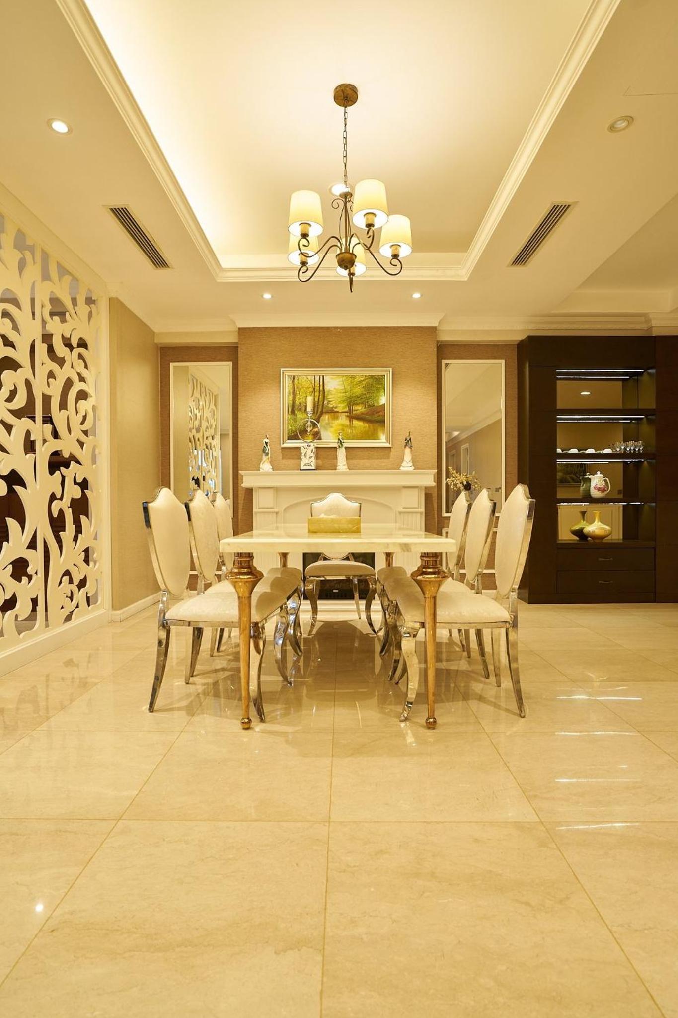 Elegance, luxury 4 bedrooms golf course view Ciputra Apartment