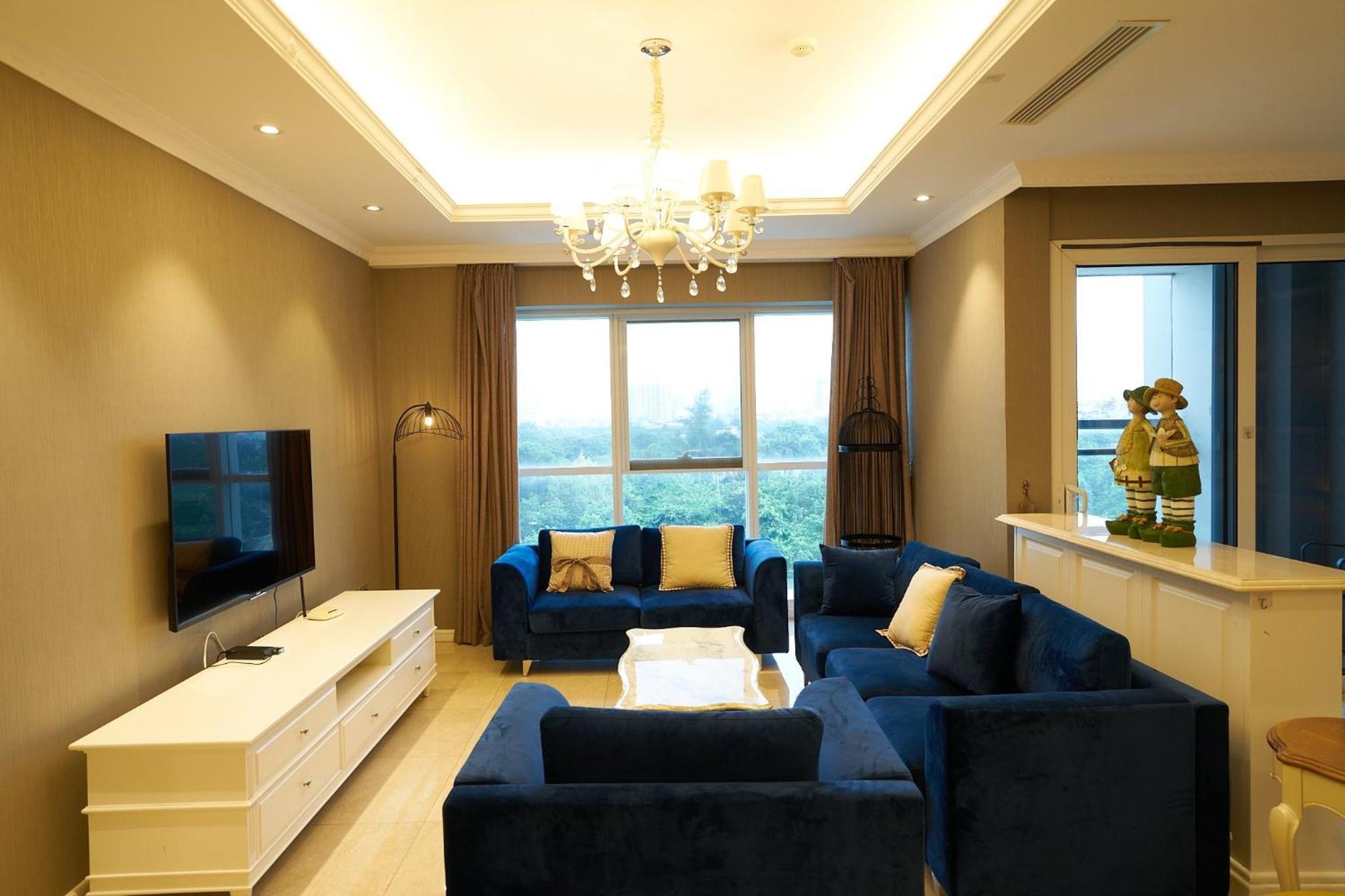 Elegance, luxury 4 bedrooms golf course view Ciputra Apartment