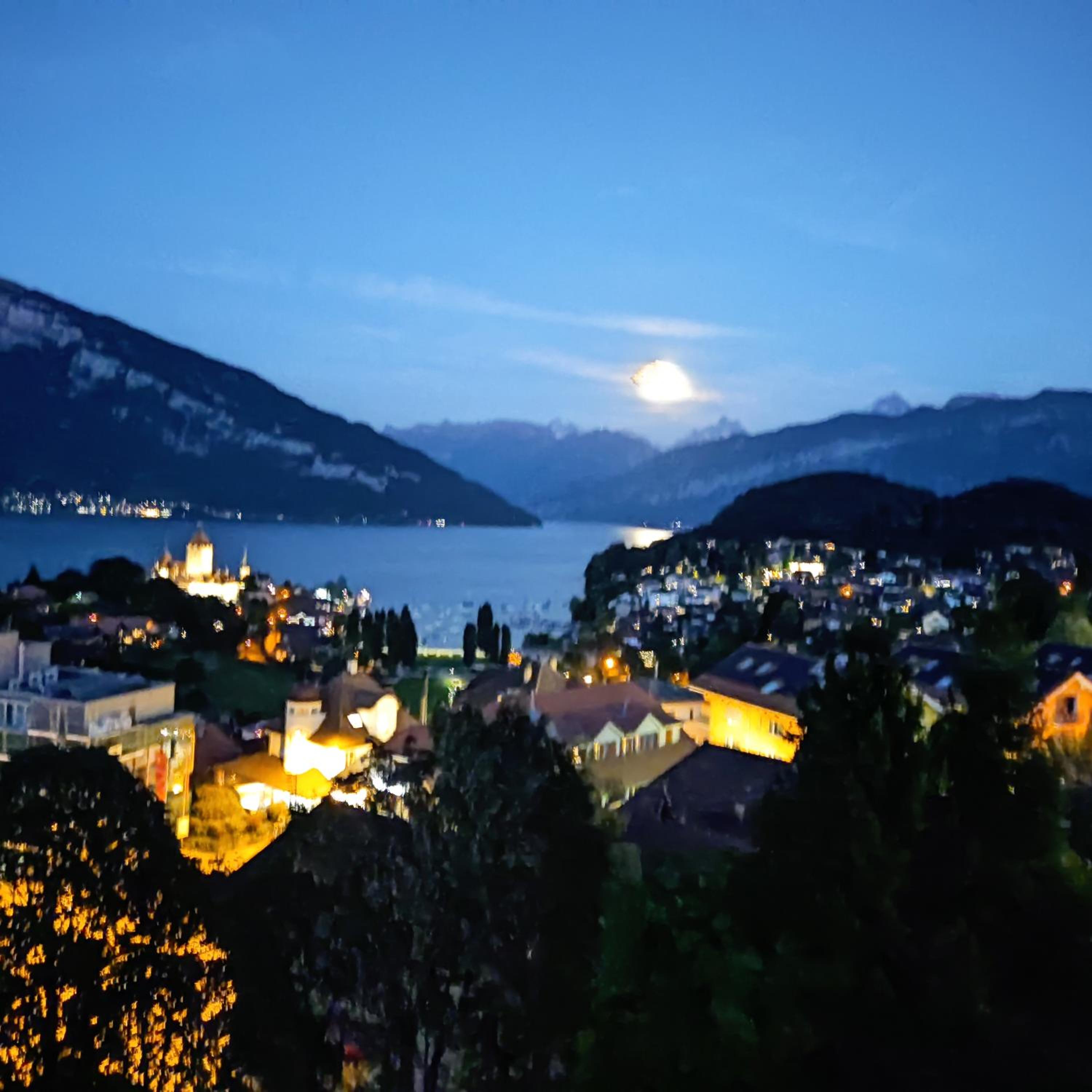 Spiez Lakeview by the station Room C