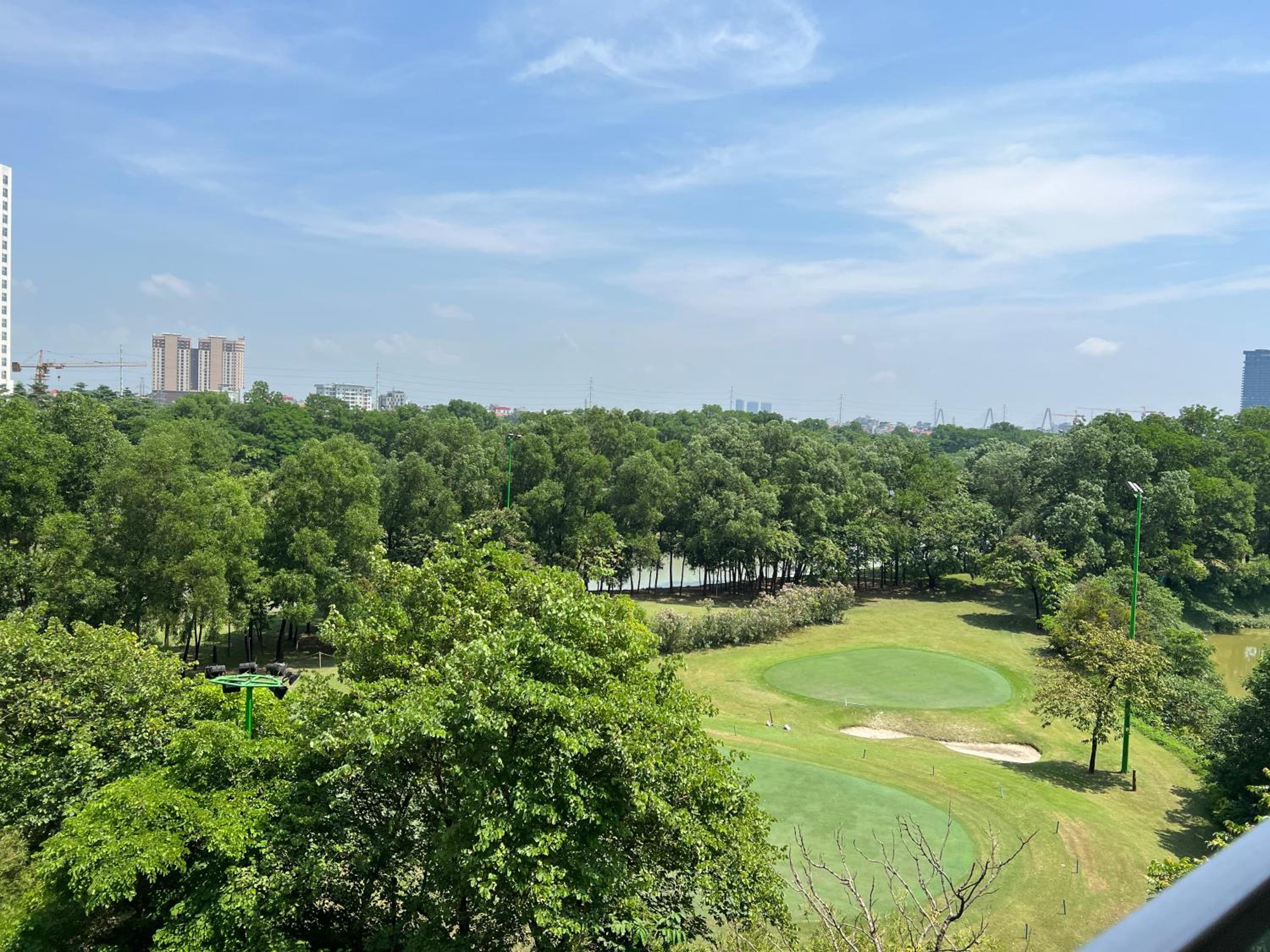Elegance, luxury 4 bedrooms golf course view Ciputra Apartment