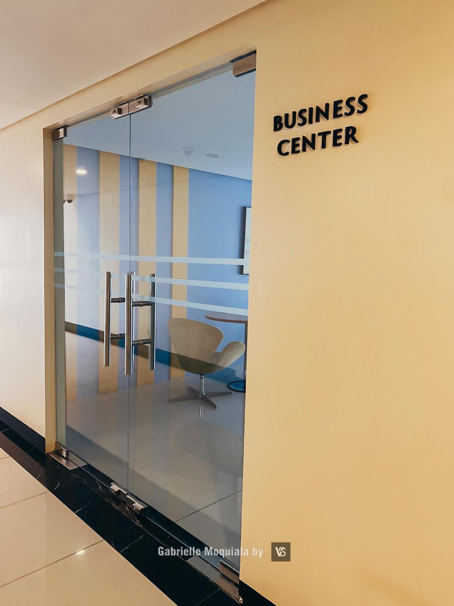 Perfect for Working, Quiet & Relaxing at Uptown BGC view 5