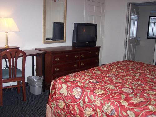 Red Carpet Inn (formerly Royal Inn) view 4