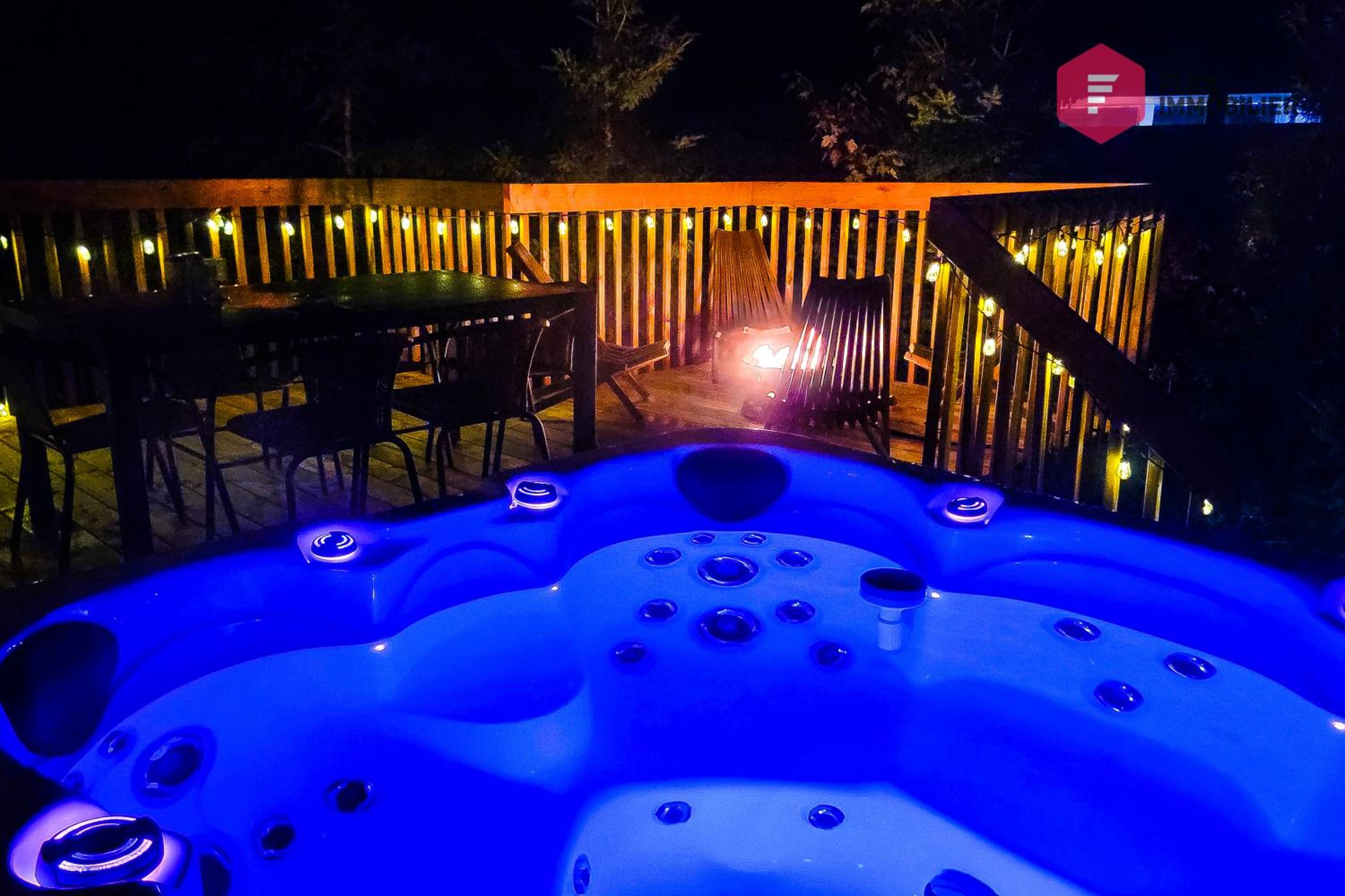 L'Aurore Boréale de Portneuf / Private SPA Pool Sauna Billiards