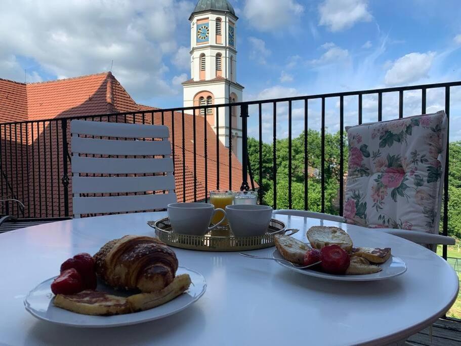 Schloss Hürbel Storchennest-Appartement - Luxury Apartment THE Stork Nest