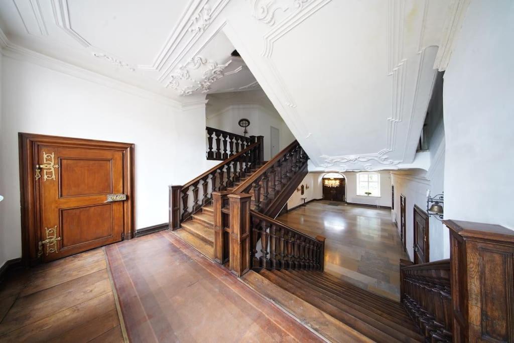 Schloss Hürbel Storchennest-Appartement - Luxury Apartment THE Stork Nest