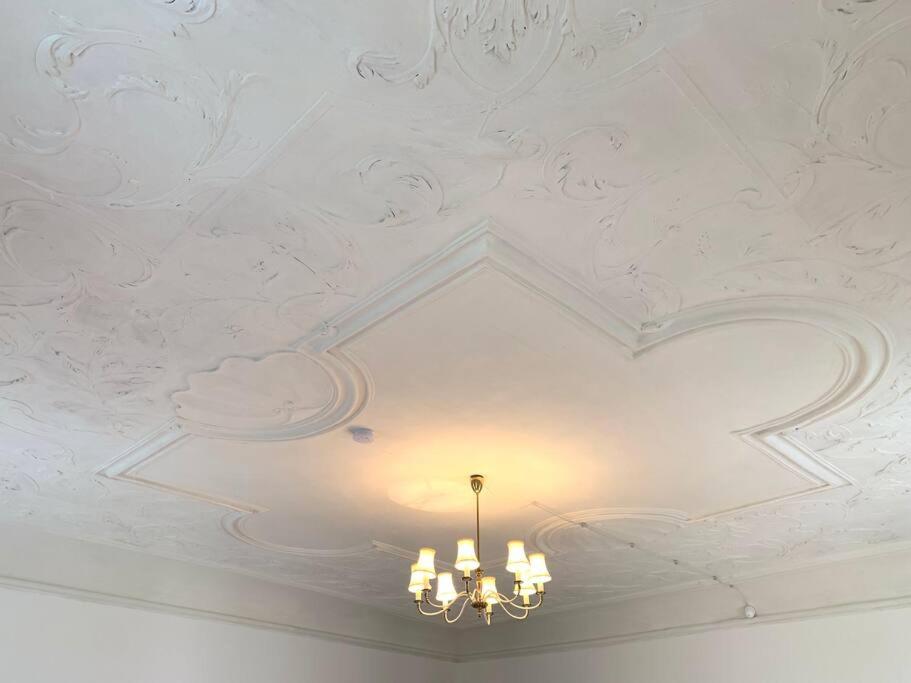 Schloss Hürbel Storchennest-Appartement - Luxury Apartment THE Stork Nest