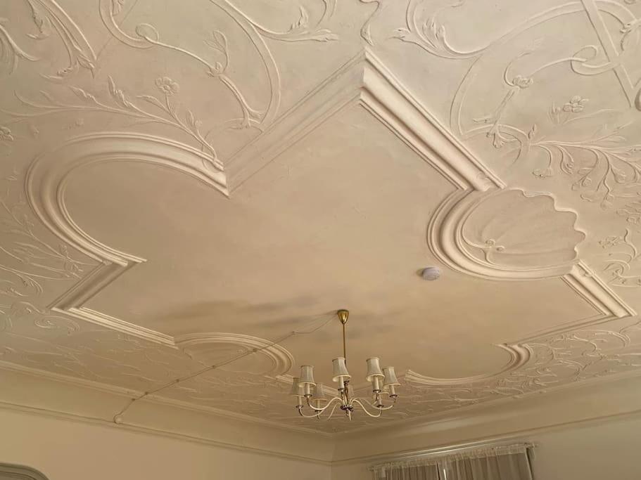 Schloss Hürbel Storchennest-Appartement - Luxury Apartment THE Stork Nest