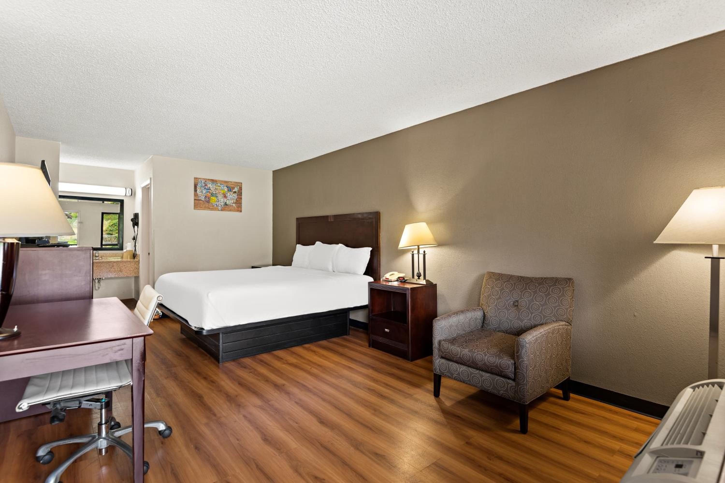 Laurel Vacations - Americas Best Value Inn Laurel - Property Image 6