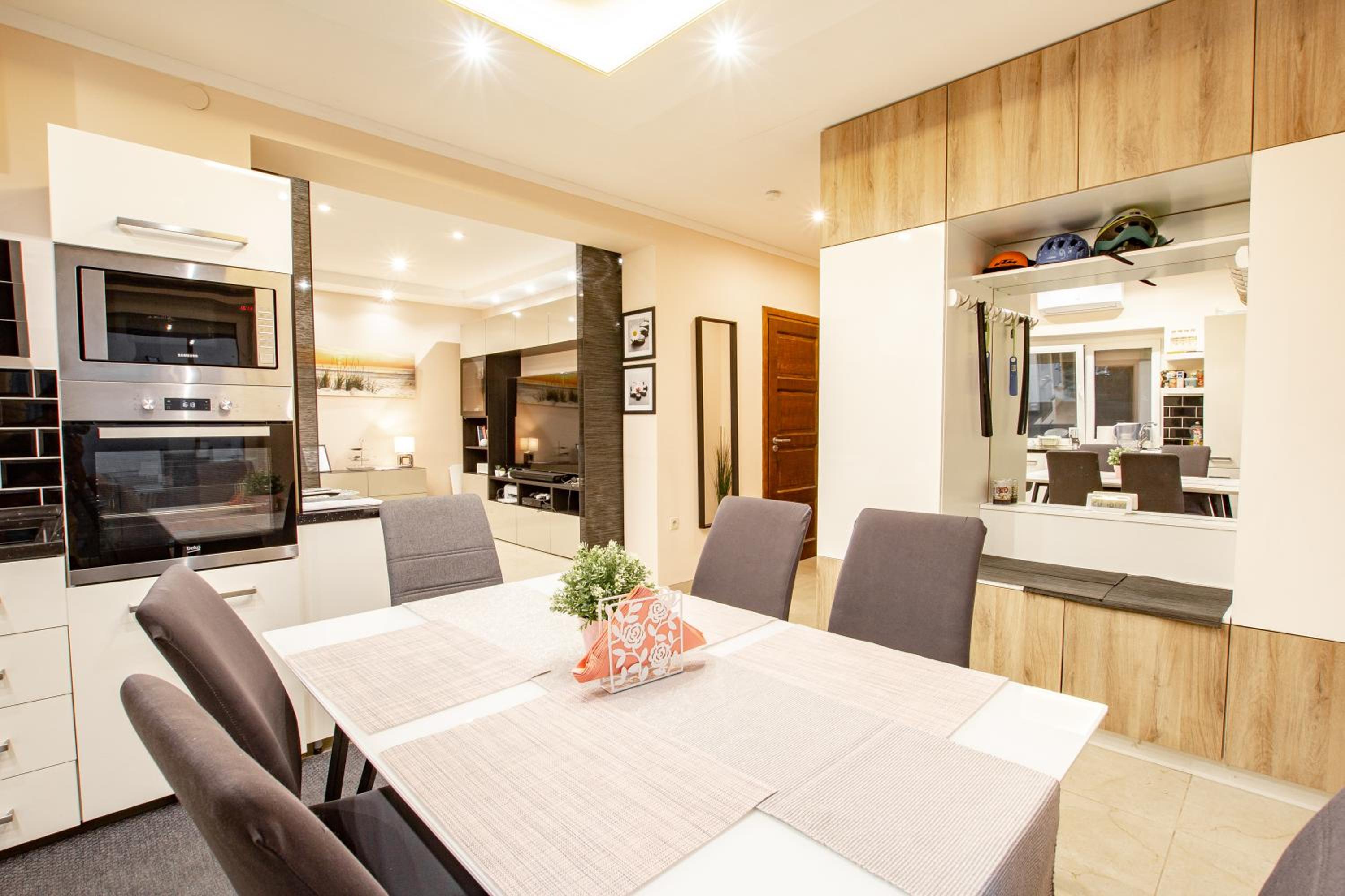 Victoria Suites