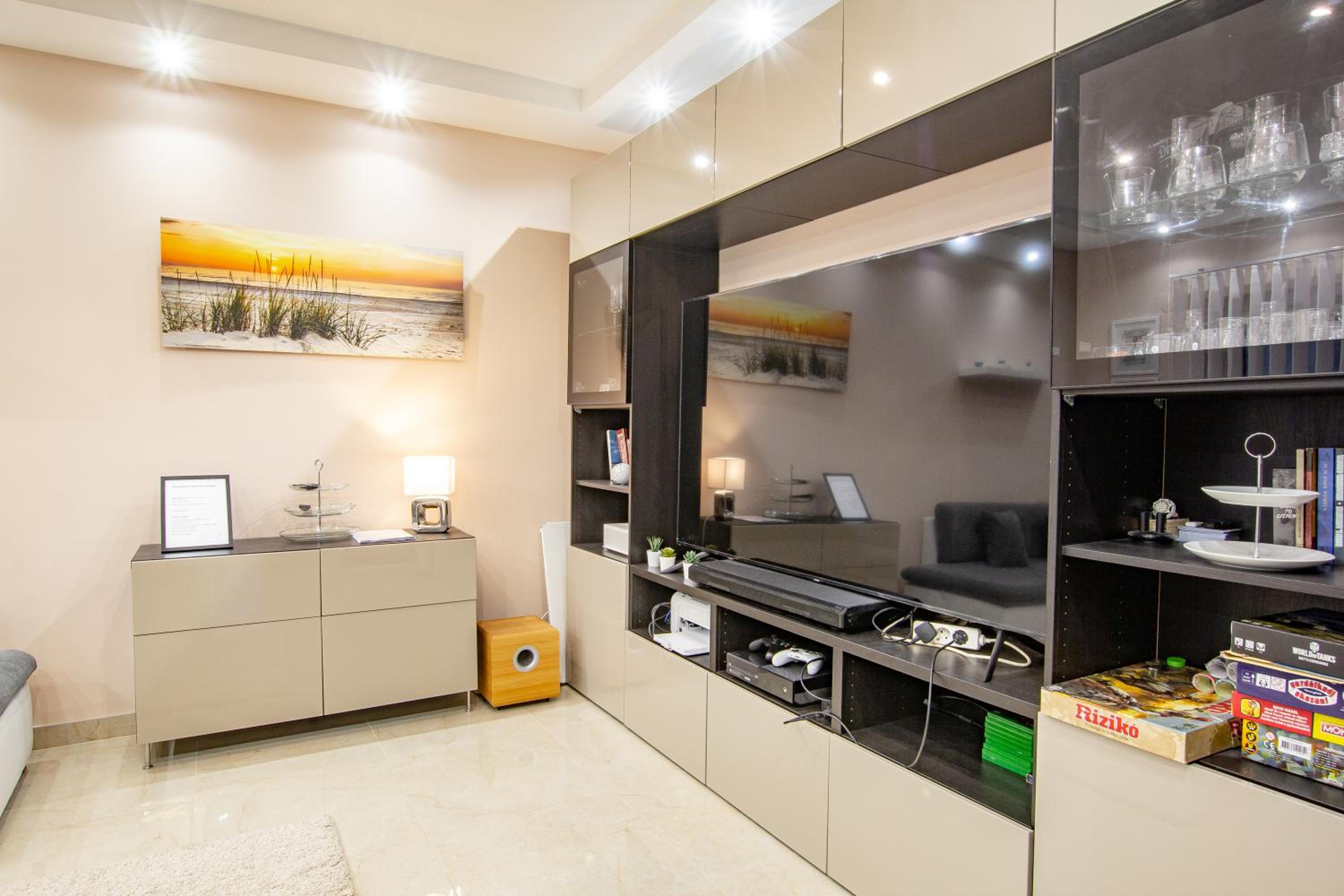Victoria Suites