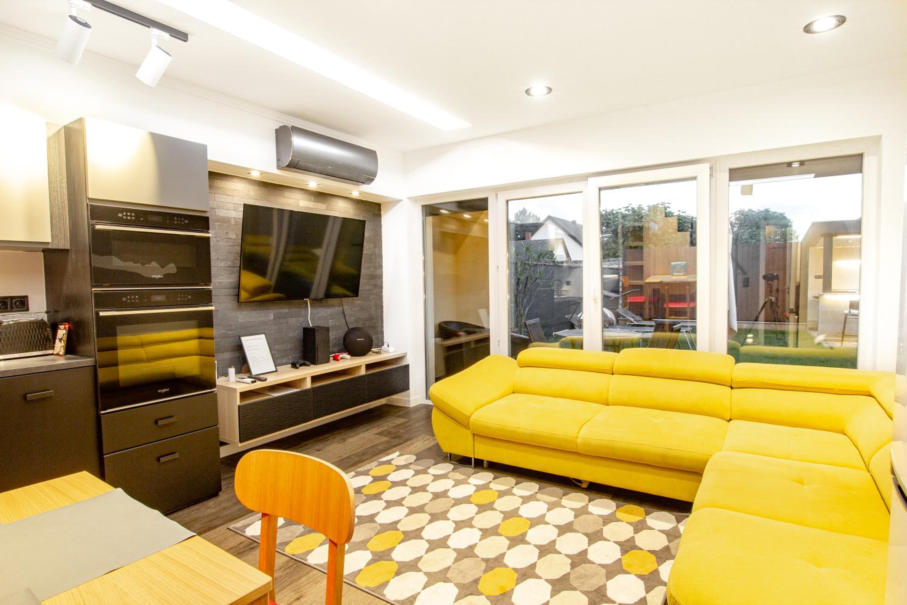 Victoria Suites