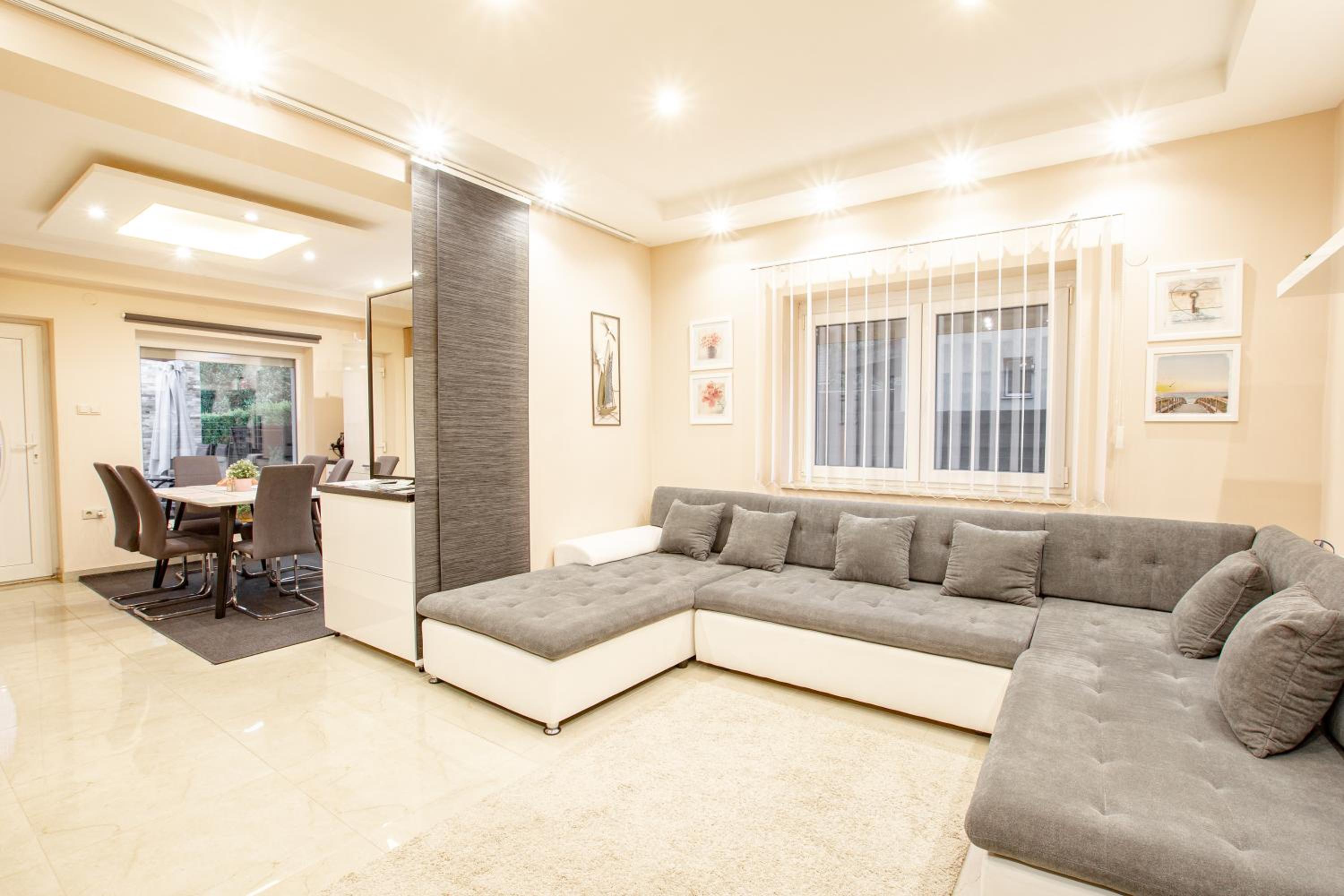Victoria Suites