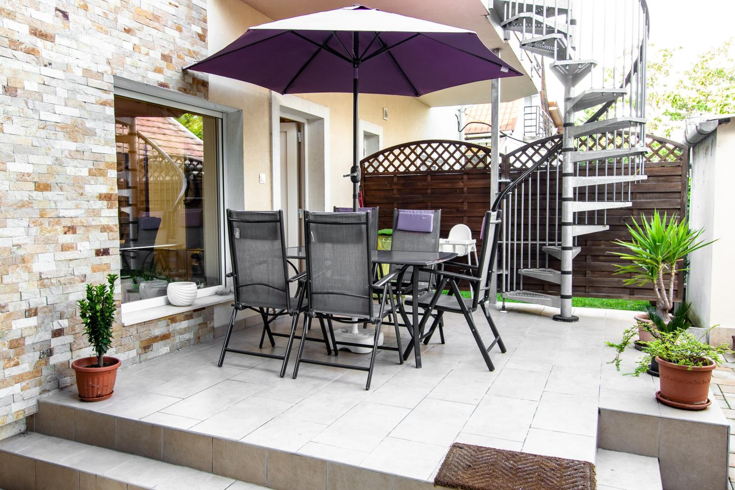 Victoria Suites