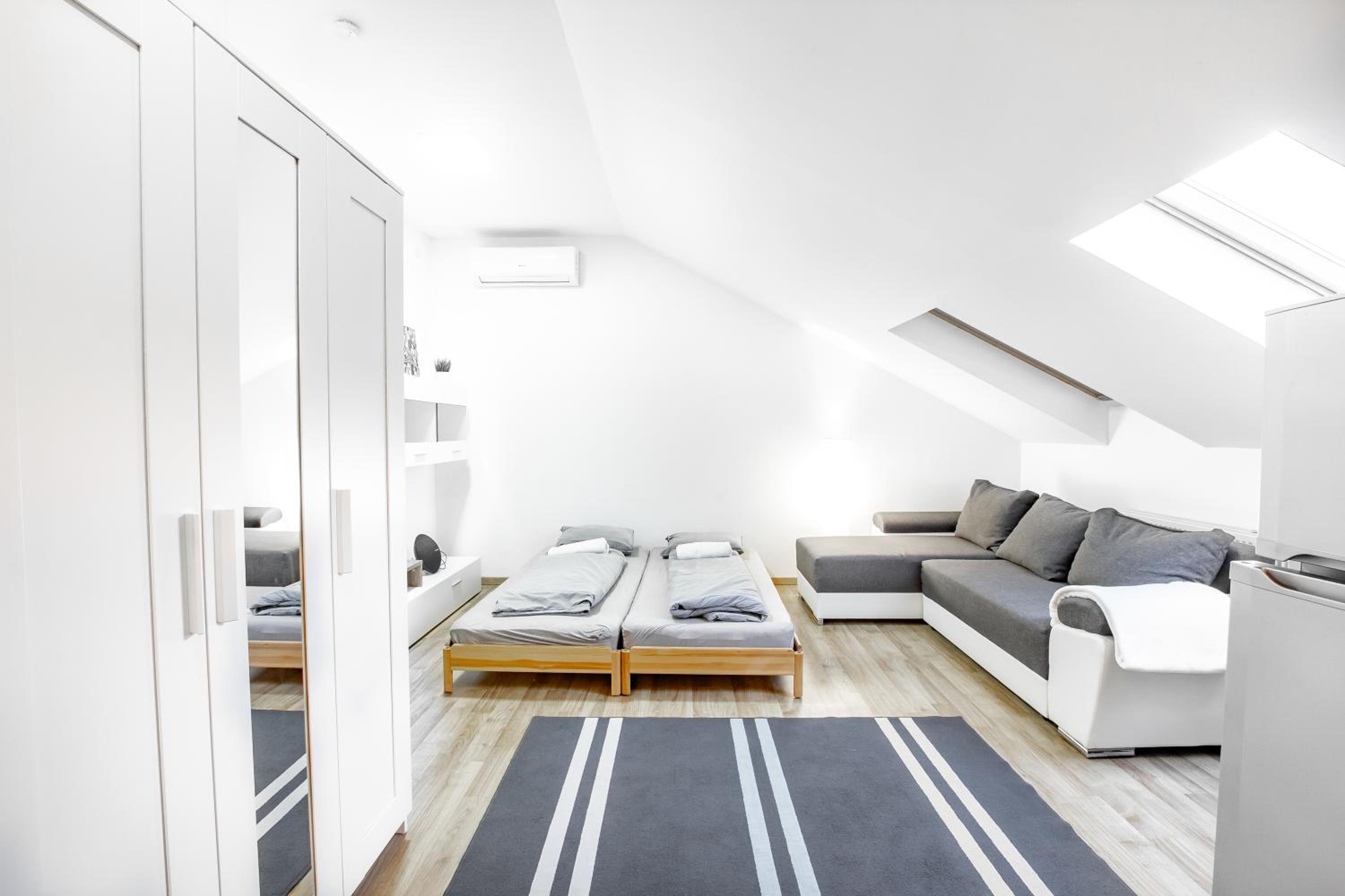 Victoria Suites
