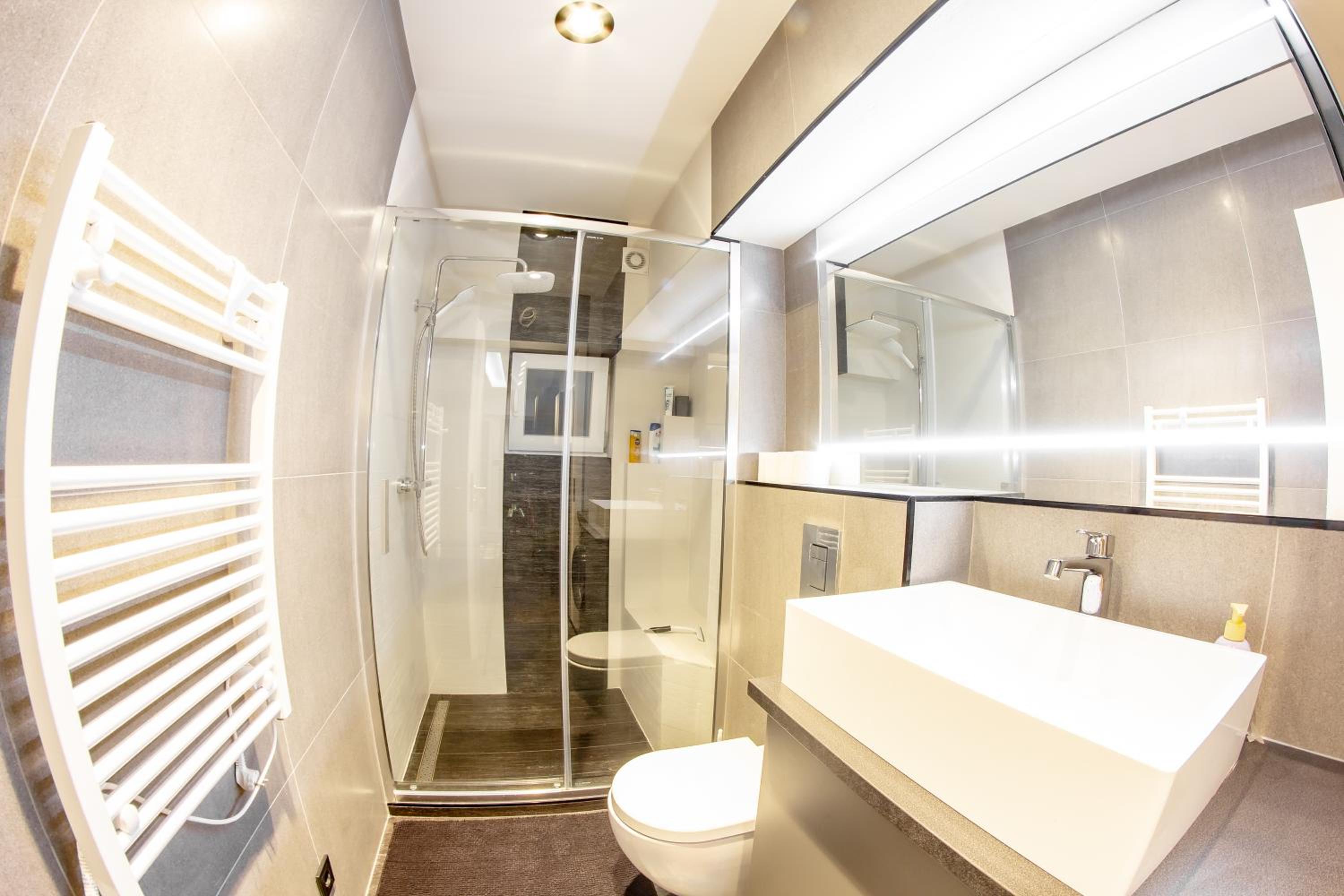 Victoria Suites