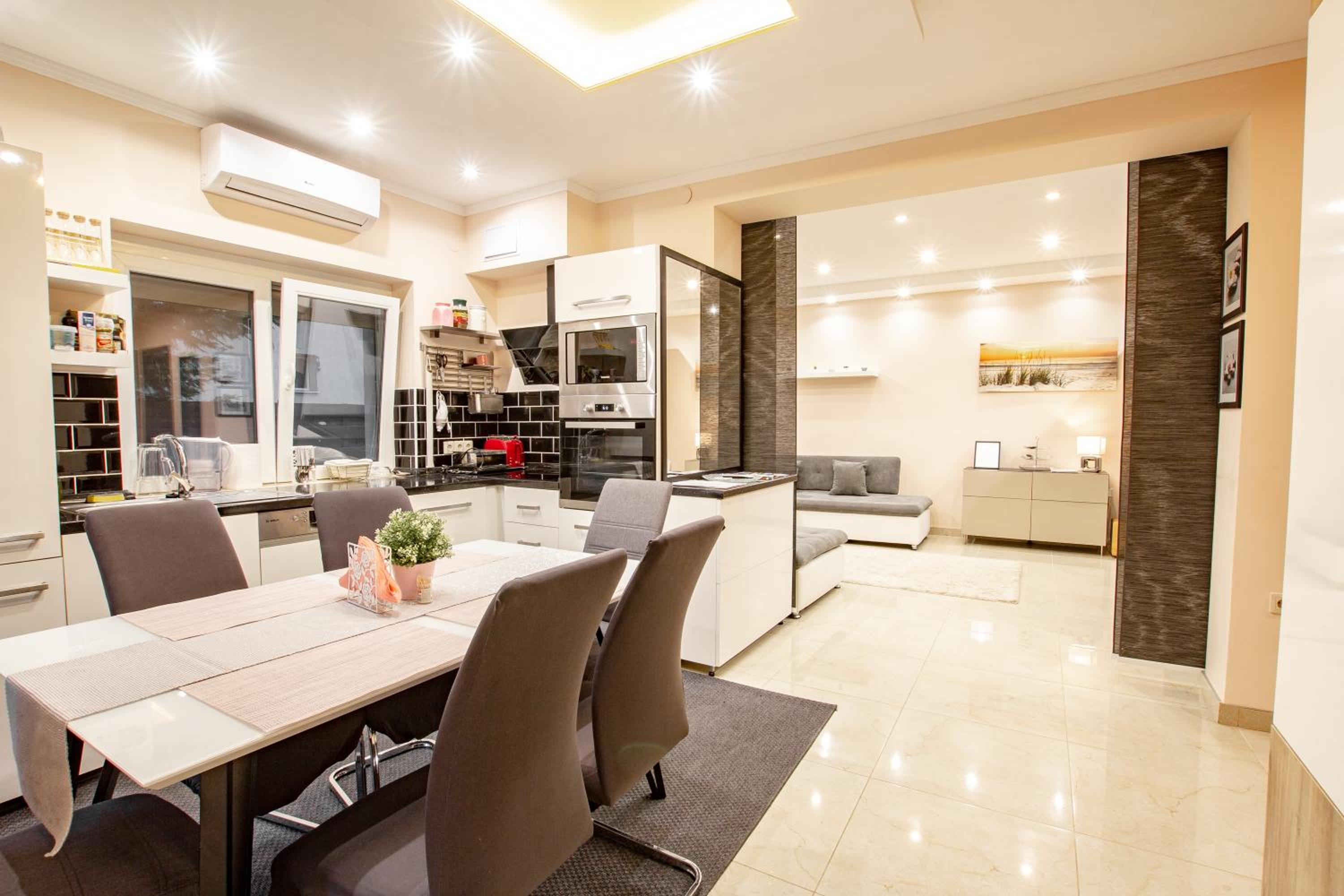 Victoria Suites