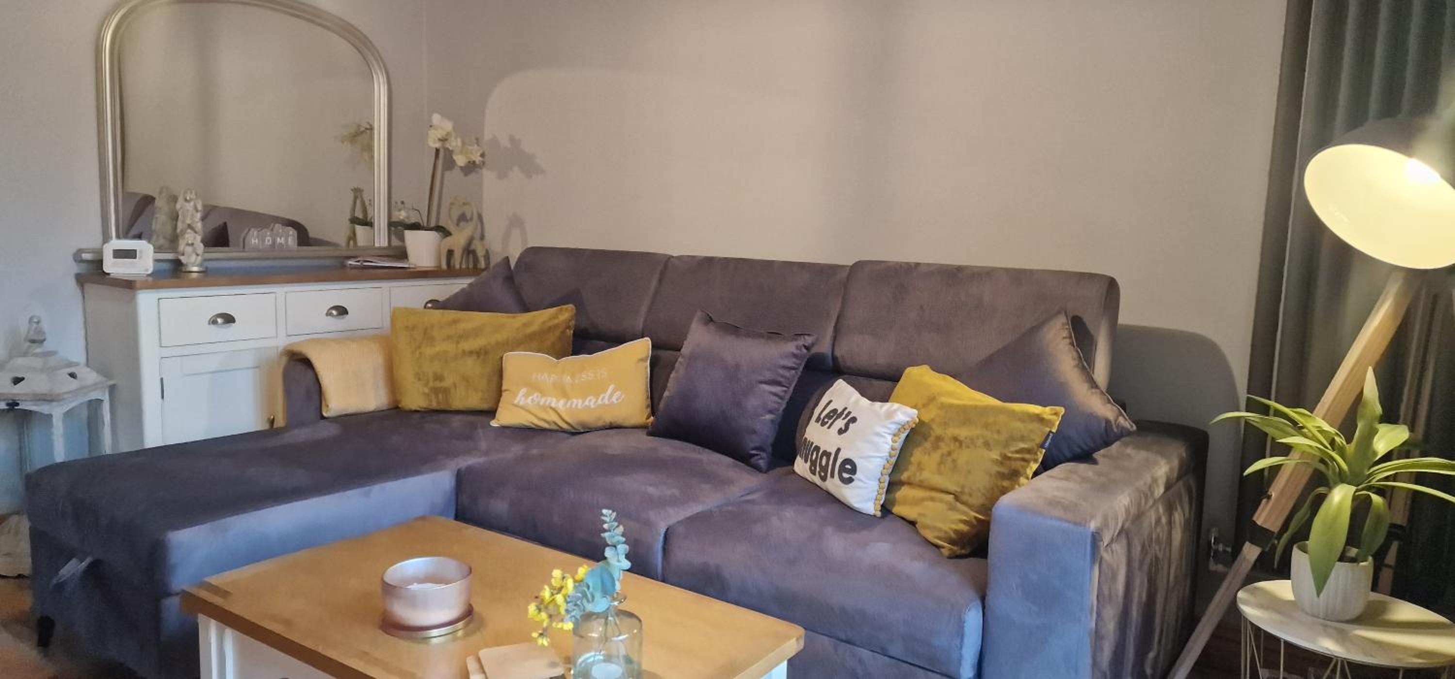 Country Style, 2 bedroom house, Parking and superb location view 3