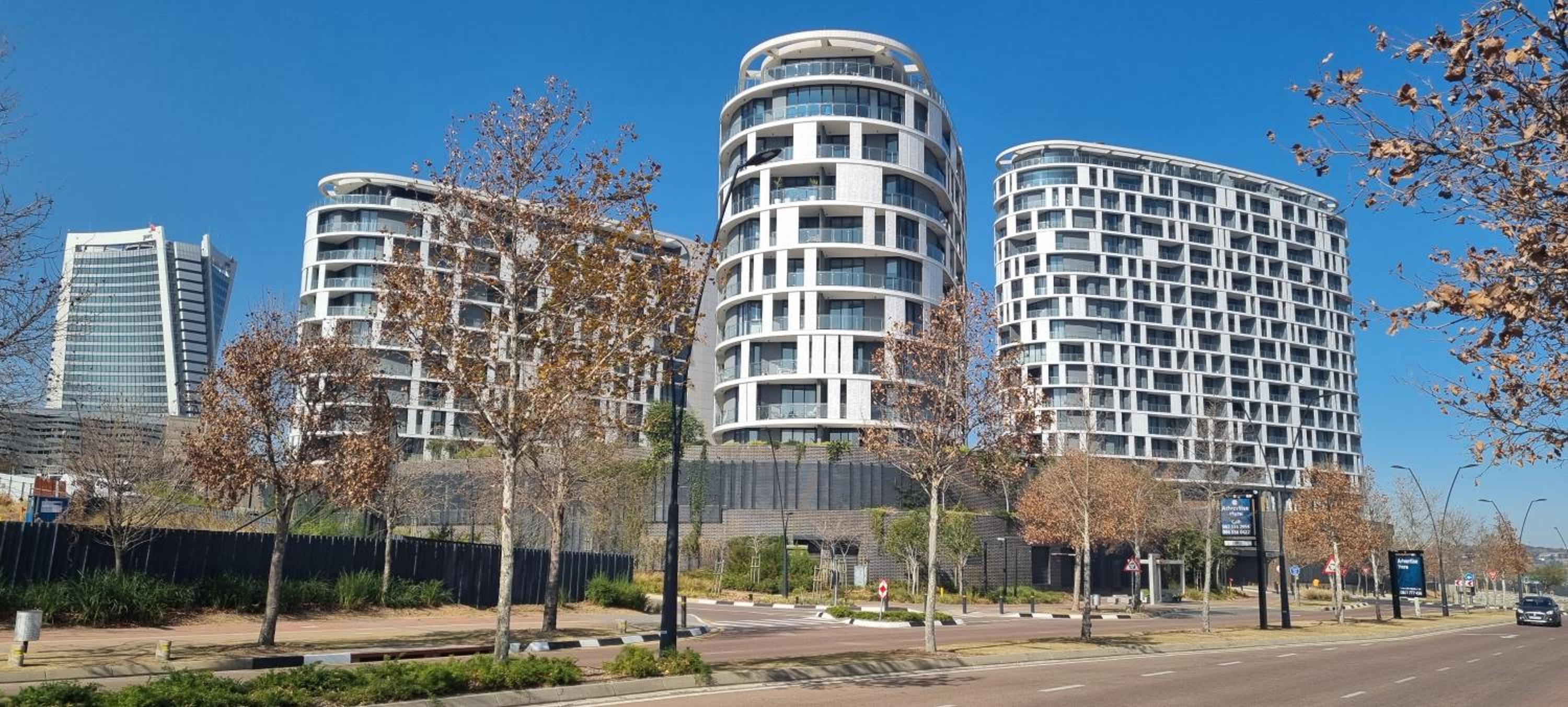 Hotel Ellipse Waterfall City Luxury Apartment - Bigger Apartment than Most, 9th Floor - Image 1