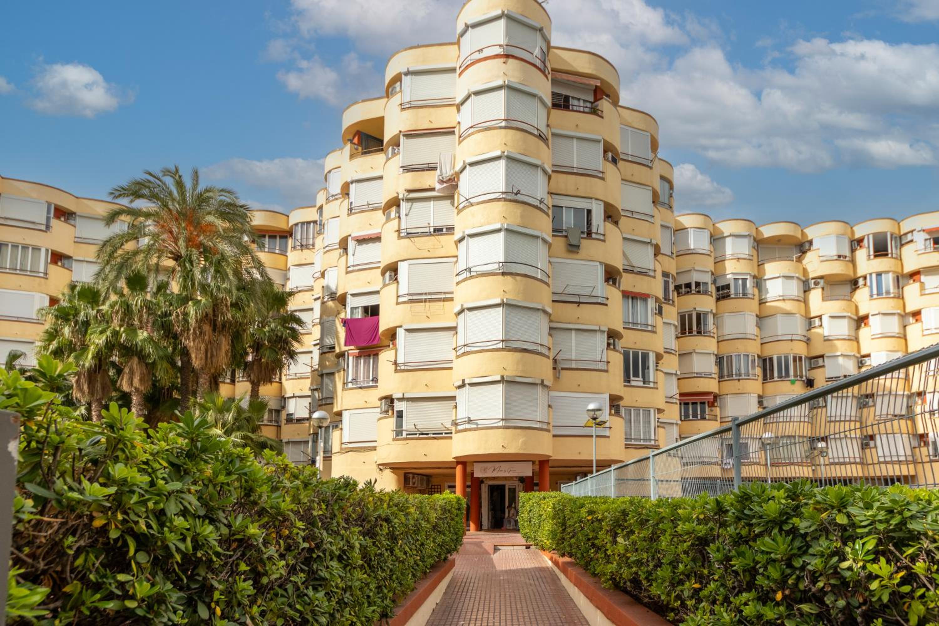 Estudio delante del mar