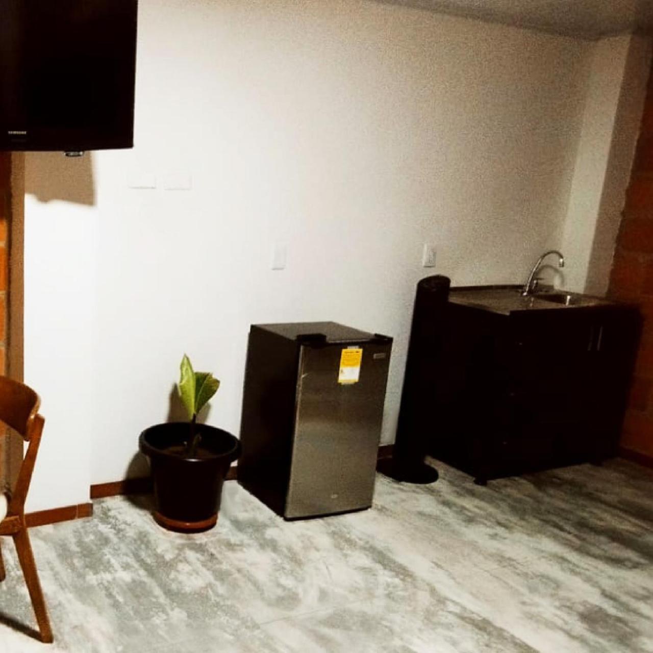 GREEN APARTMENT 