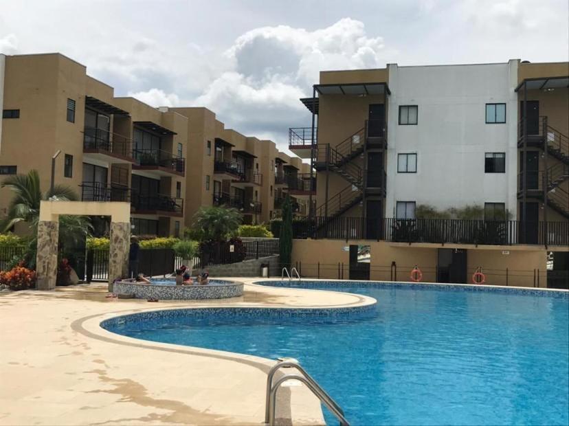 Casa Campestre 3 Piscinas Tobogán y Zonas Verdes Cerca al Parque del Café