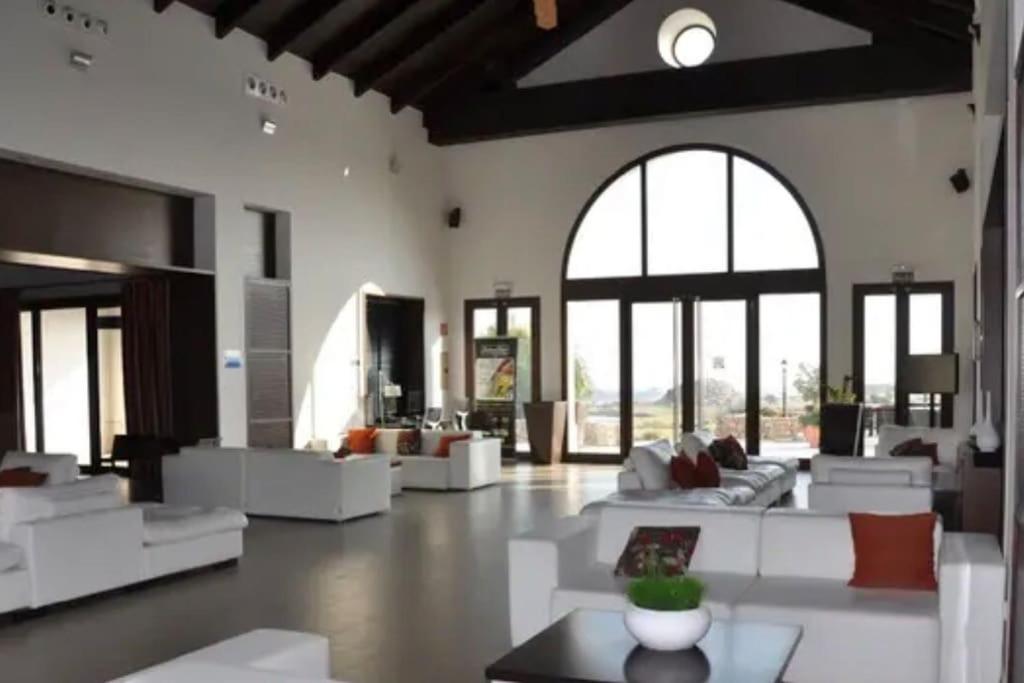 Magnifique penthouse ensoleillé sur golf