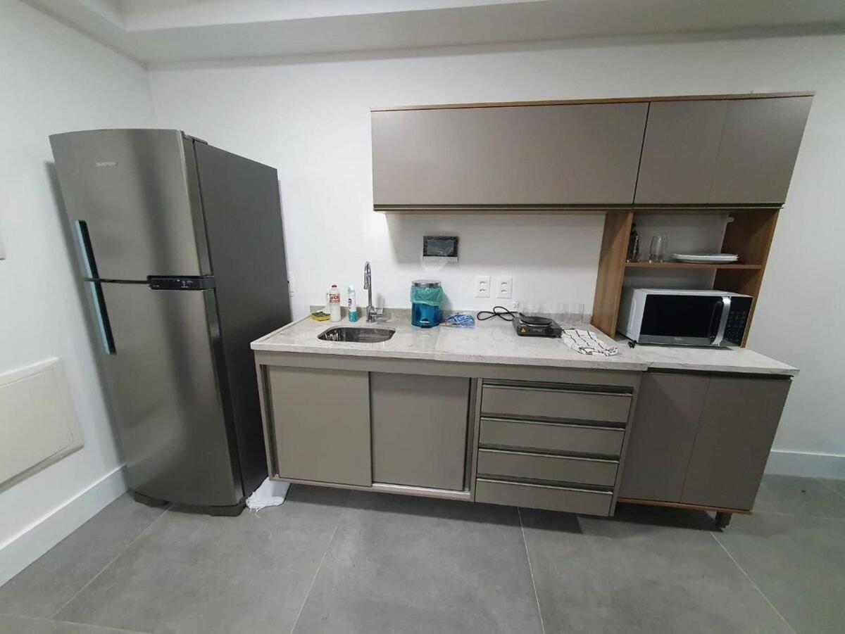Flat Av. Atlantica em frente ao mar, estrutura total