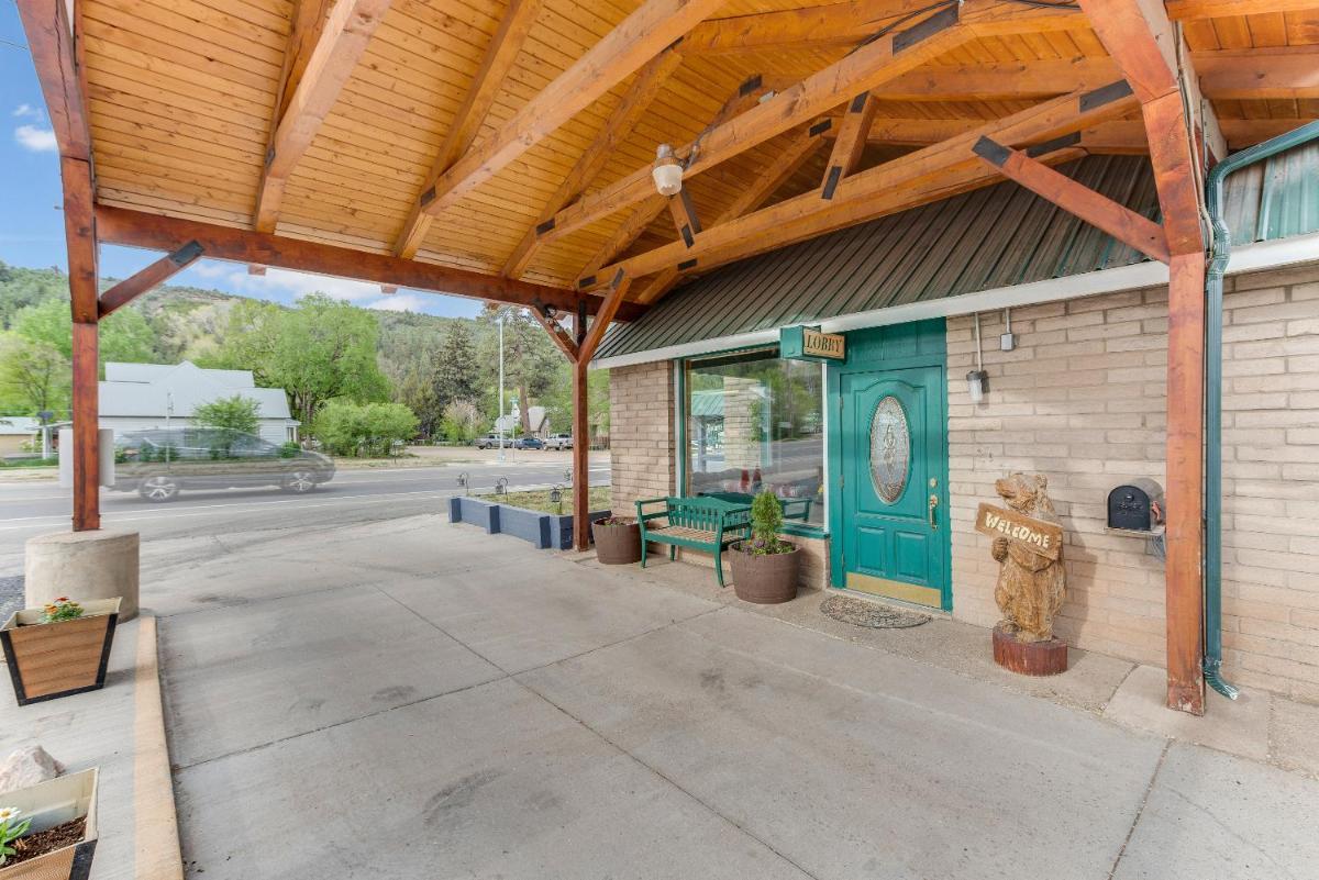 outdoor BBQ area
