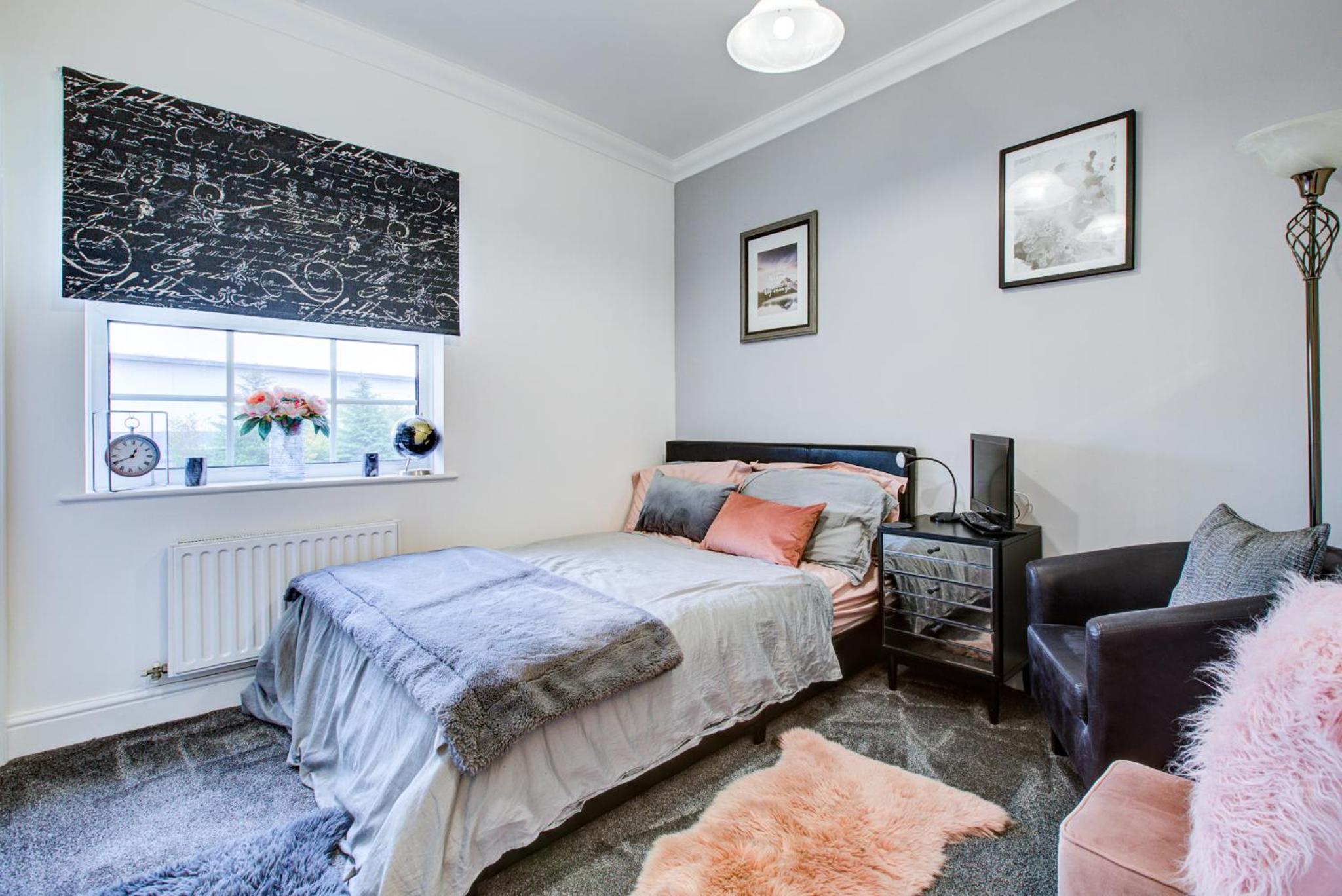 Charming 2br Flat In The Heart Of Waltham Abbey view 4