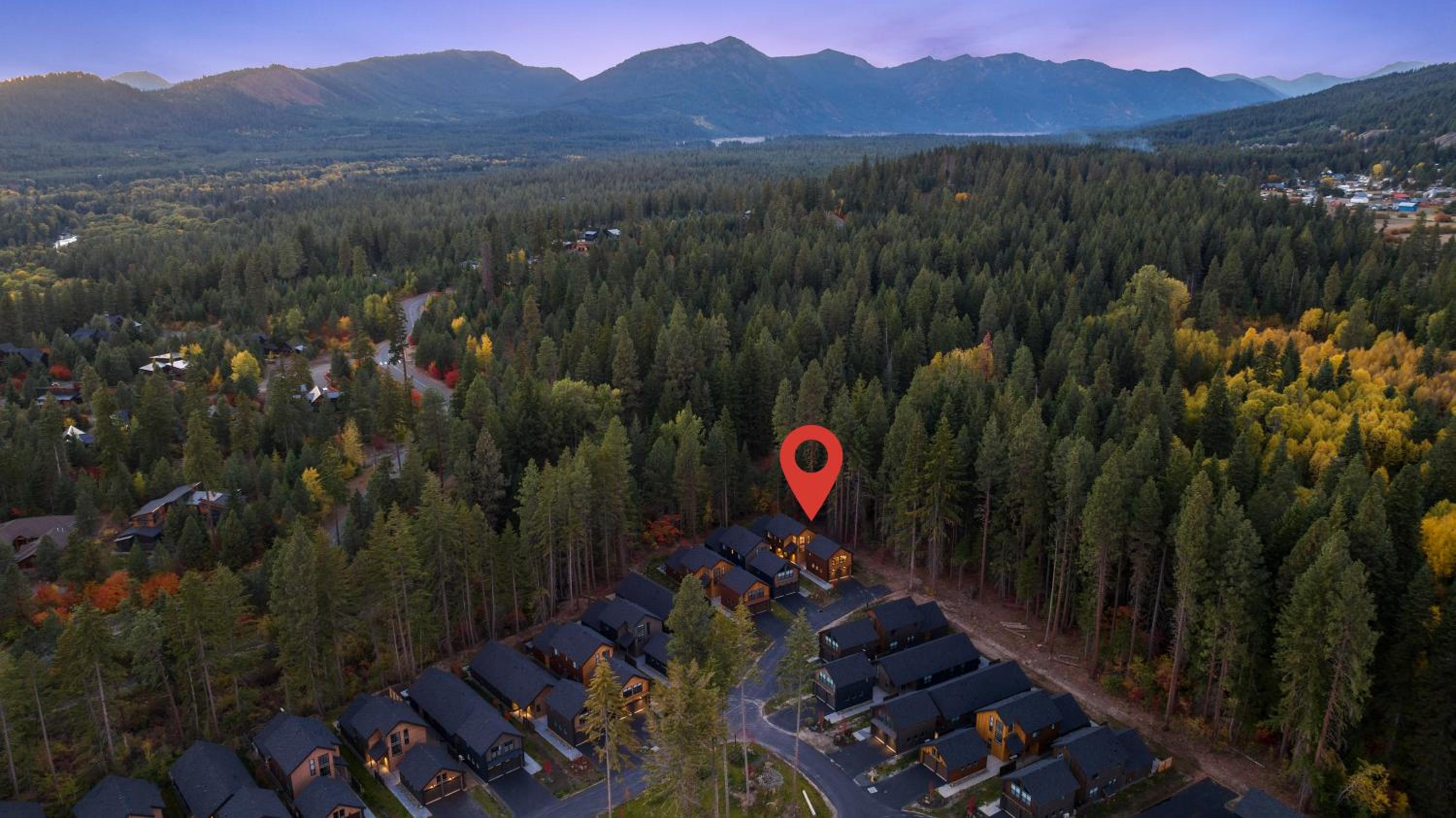 Wildwood Cabin at Suncadia- Hot Tub, Firepit, BBQ, Gourmet Kitchen, Fireplace, Smart TVs, Hi-speed Wi-Fi, Secluded view 2