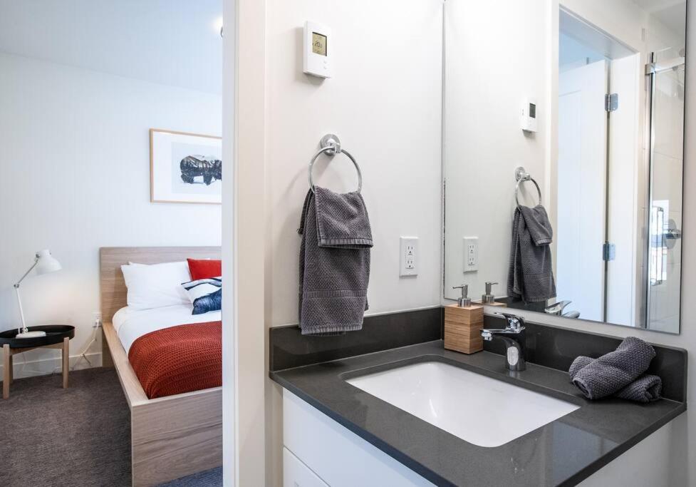 Reved Up & Out - Remarkable Two Bedroom Condo
