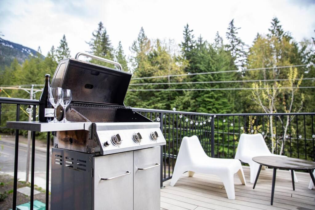 Reved Up & Out - Remarkable Two Bedroom Condo