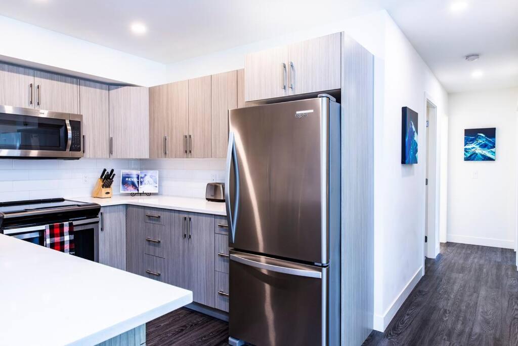 Revy Pow Pad - Private Hot Tub 3 Bedroom Condo