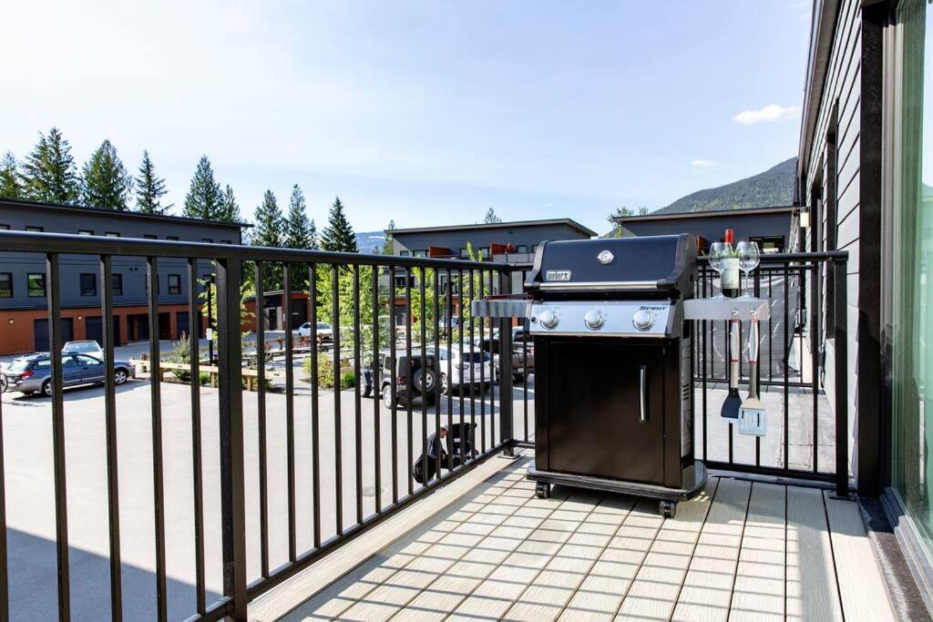 Revy Pow Pad - Private Hot Tub 3 Bedroom Condo