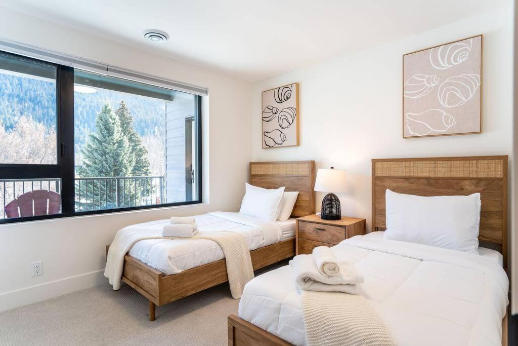 Rocky Ridge Getaway - Modern Getaway in Revelstoke