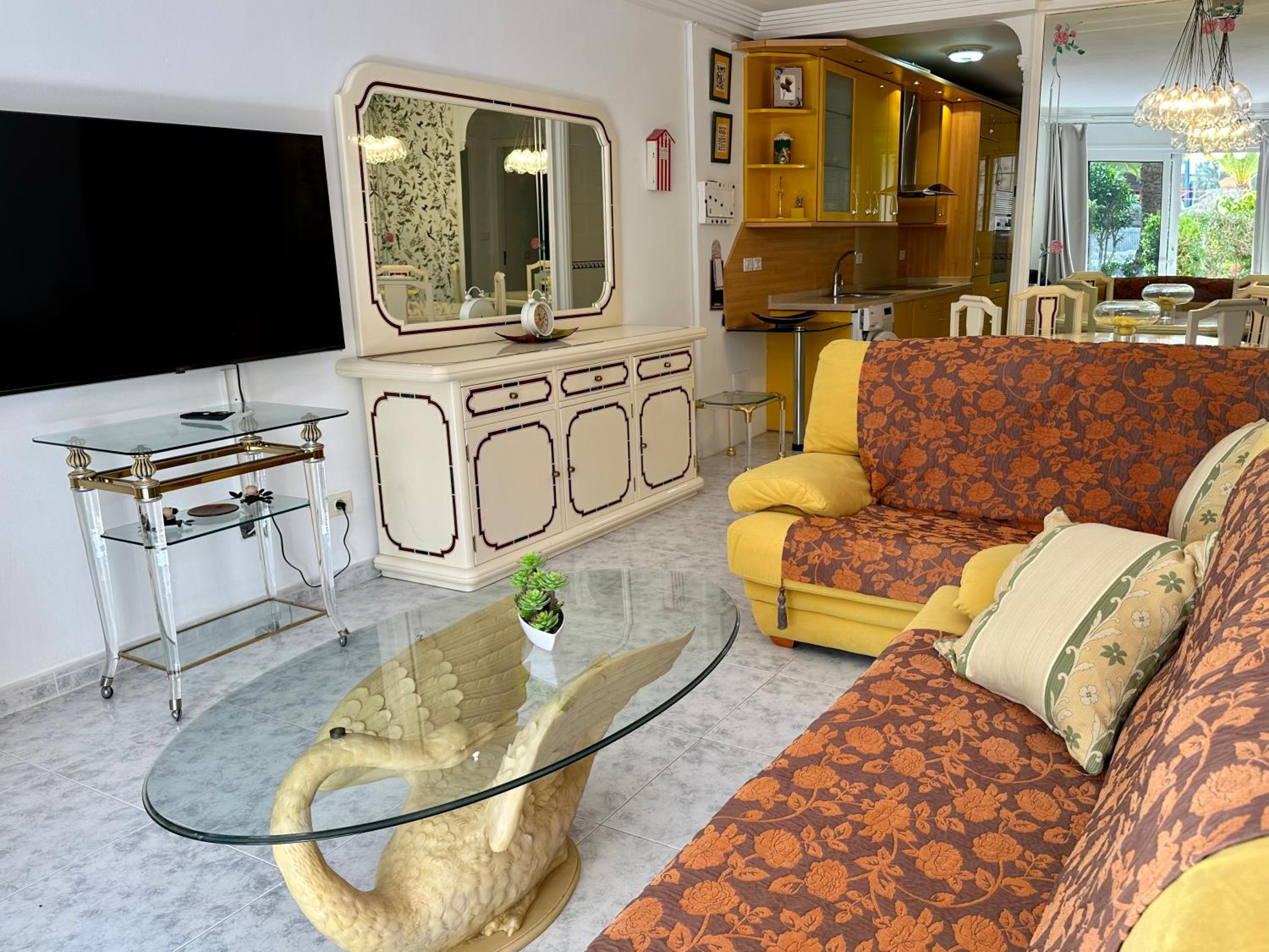 PLAYA DEL CURA - Spacious Beachside Apartment