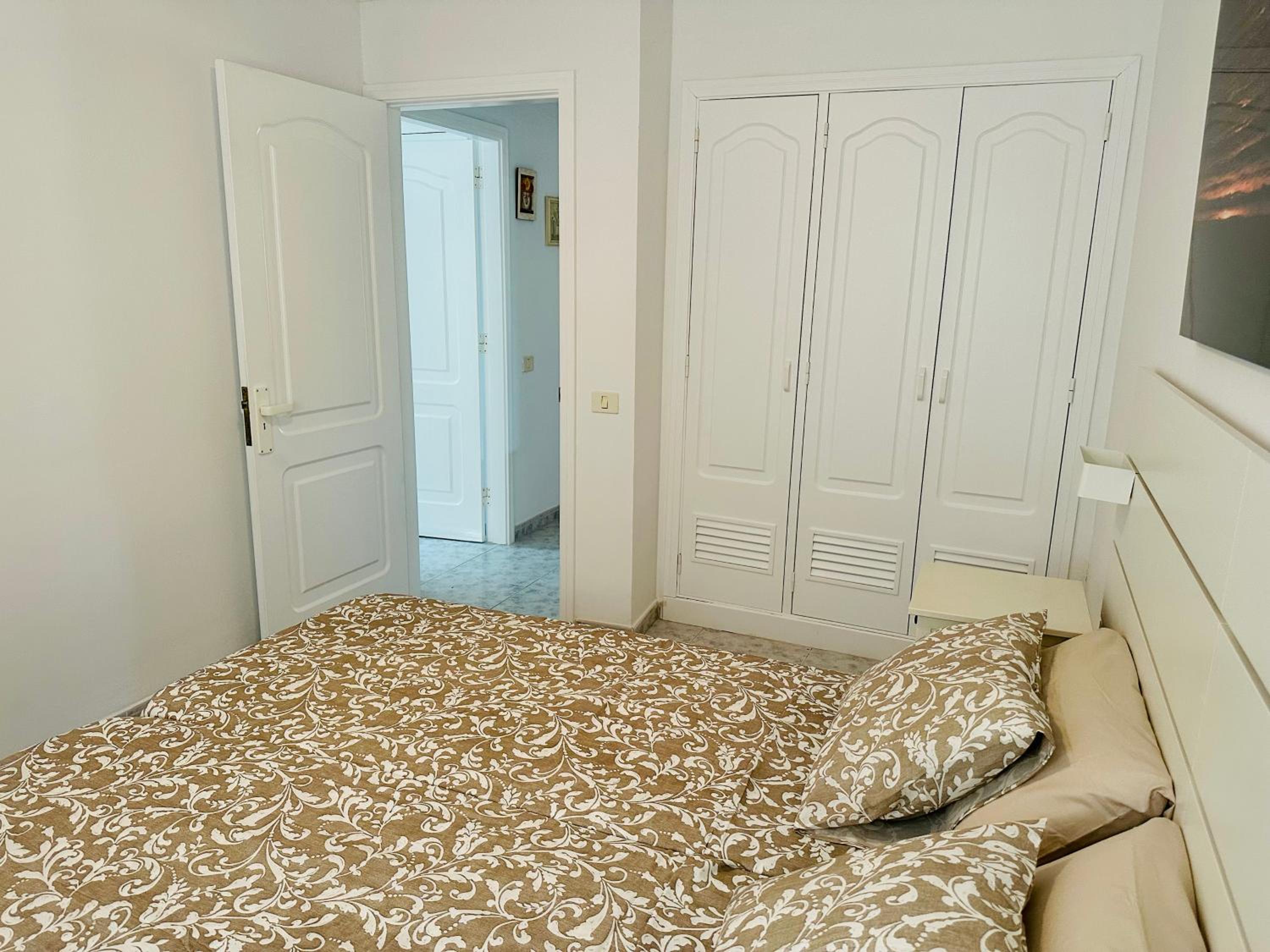 PLAYA DEL CURA - Spacious Beachside Apartment