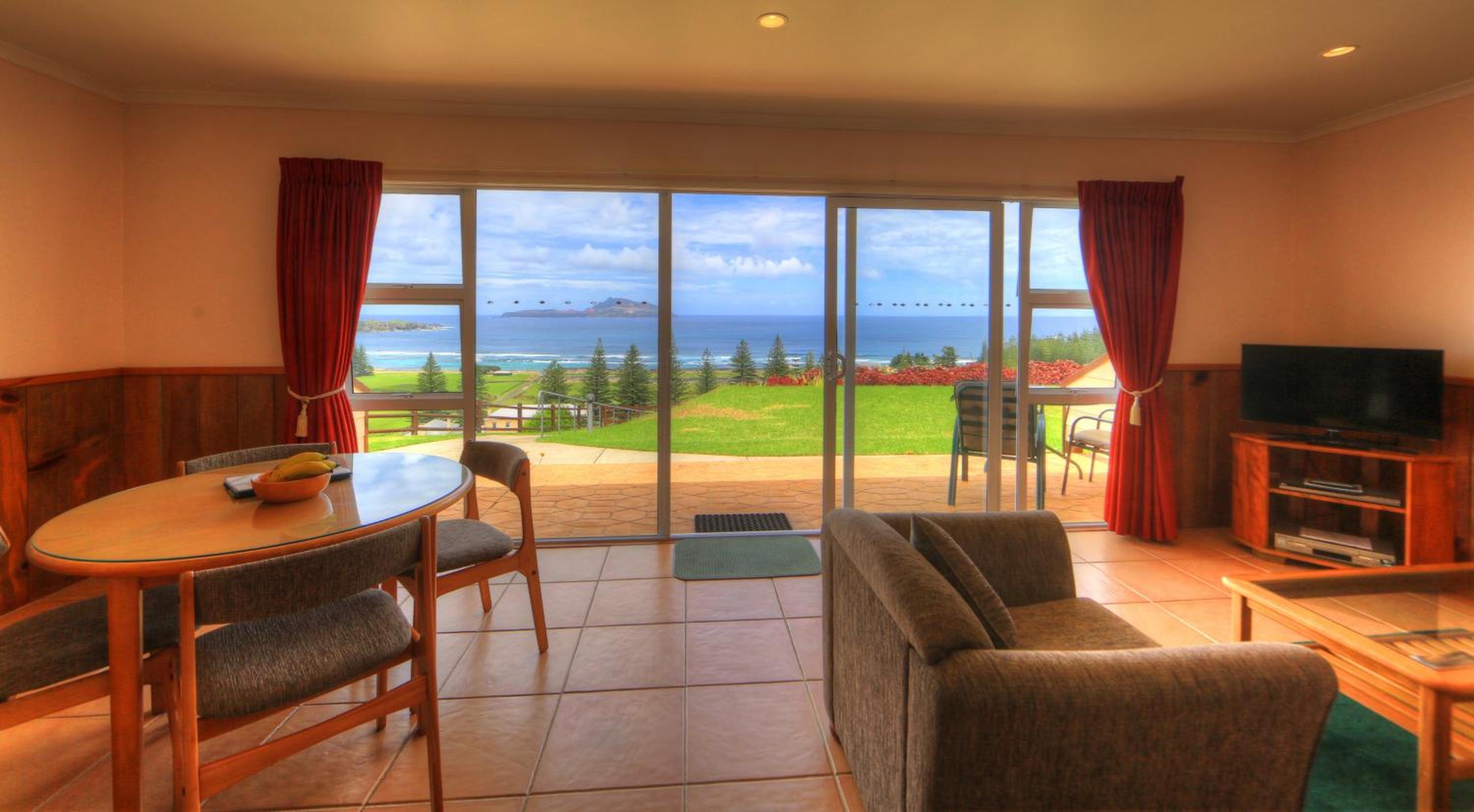 Islander Lodge Apartments
