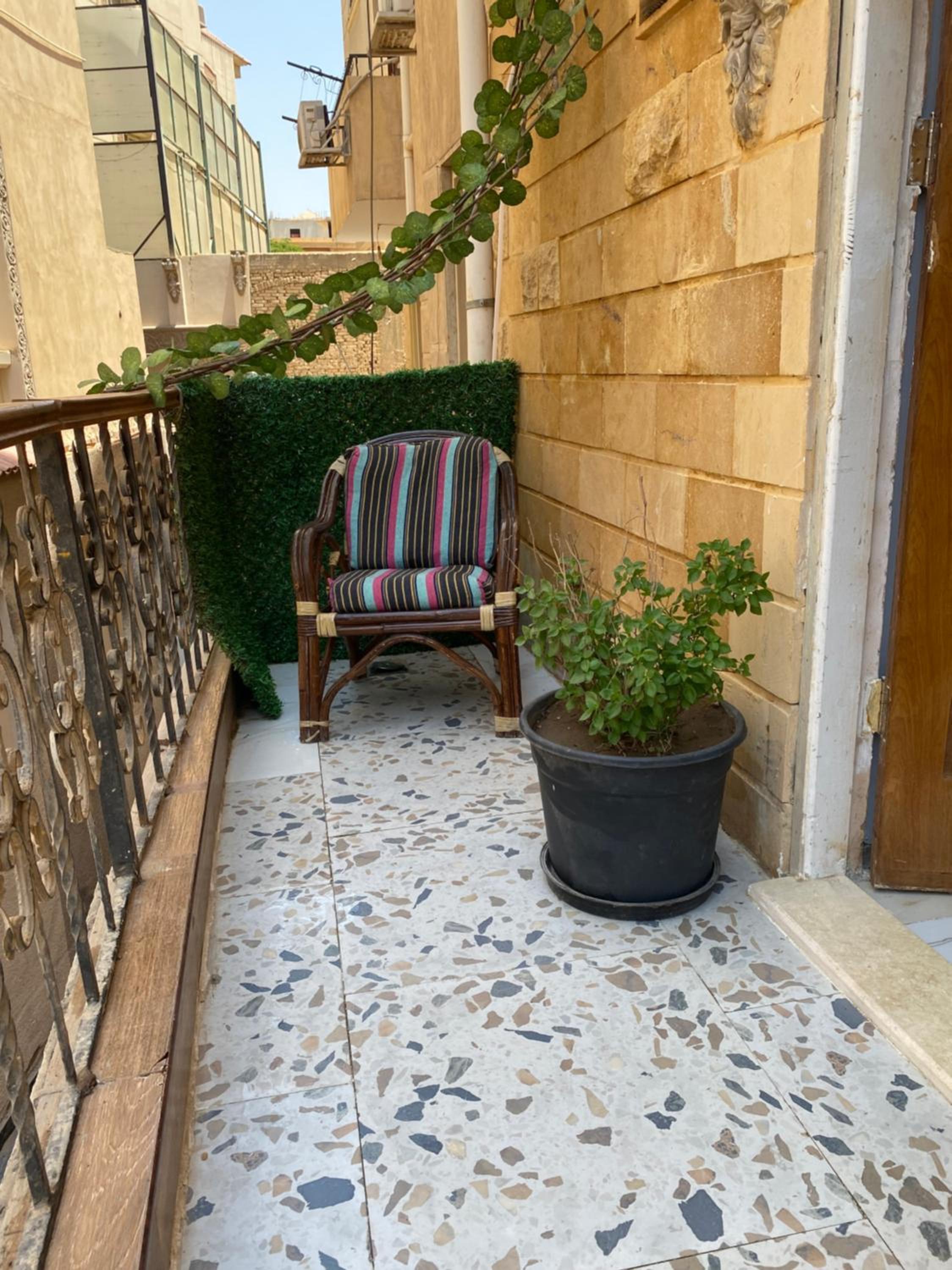 Sunny airport studio New Cairo
