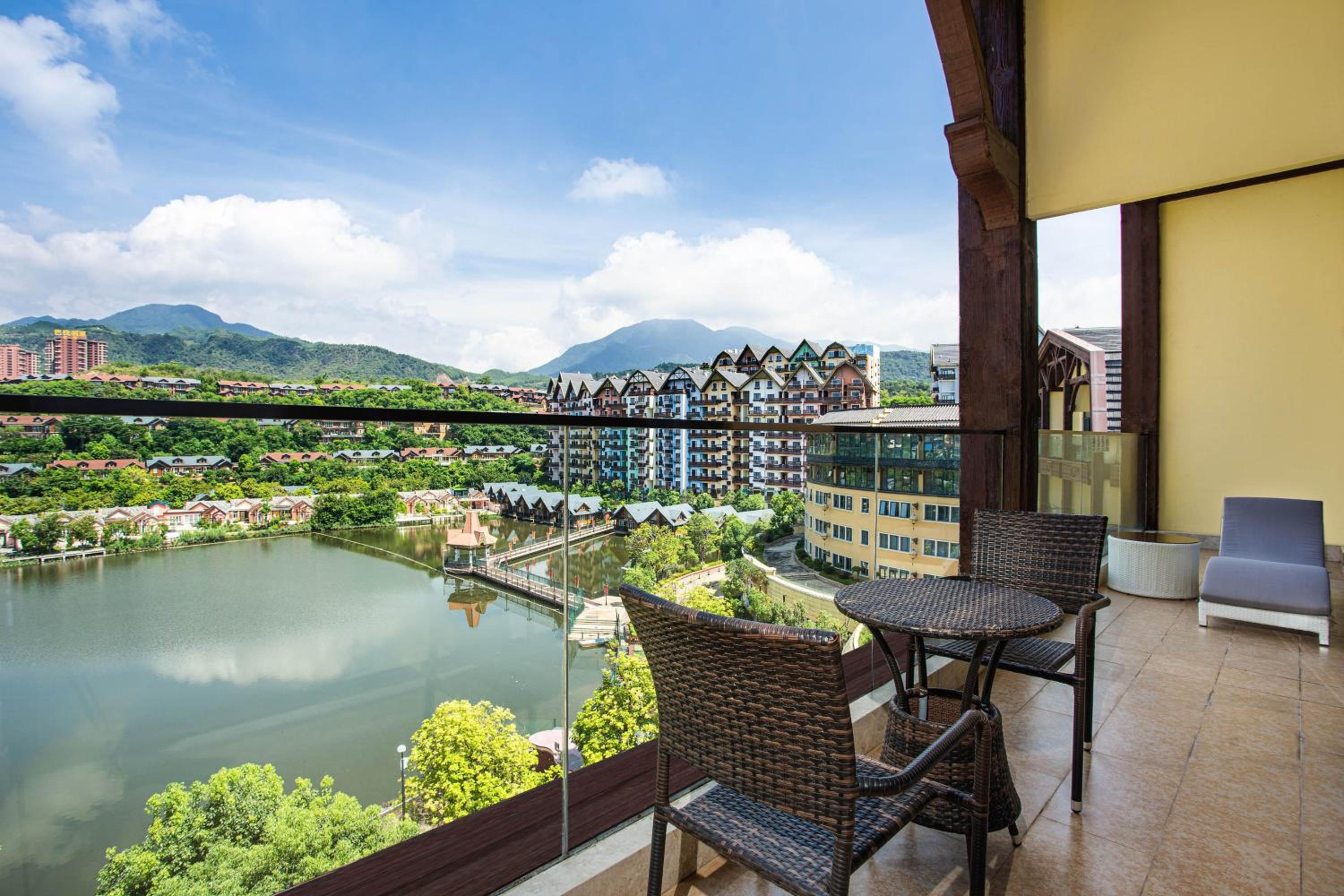 Four Points by Sheraton Heyuan Resort