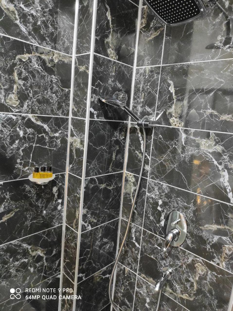 Gökotta Süit - Image 63